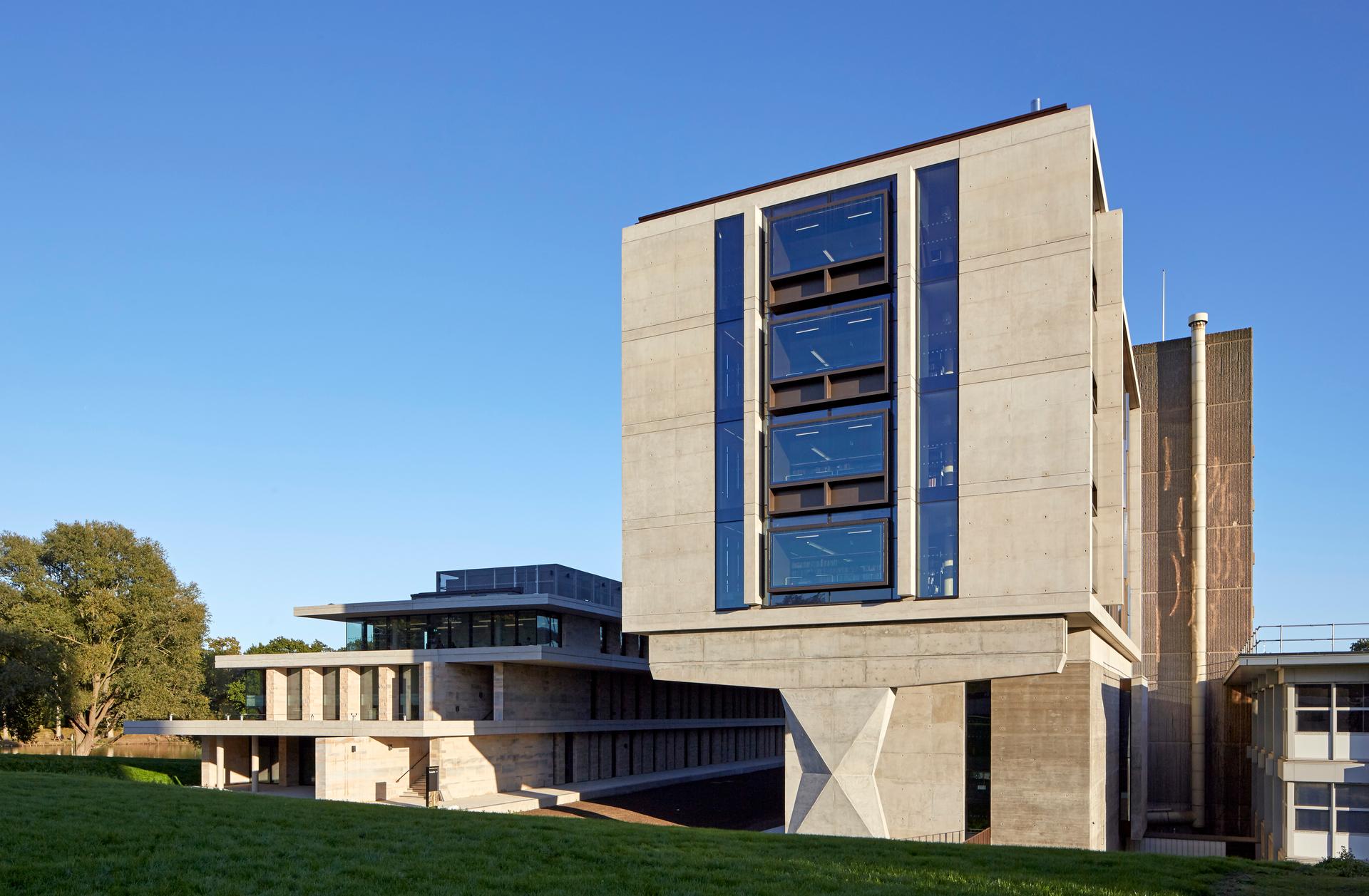 Essex University Albert Sloman Library and Silberrad Student Centre - image 2