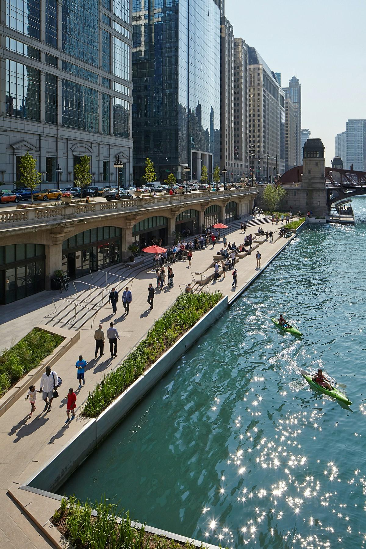 Chicago Riverwalk - image 9