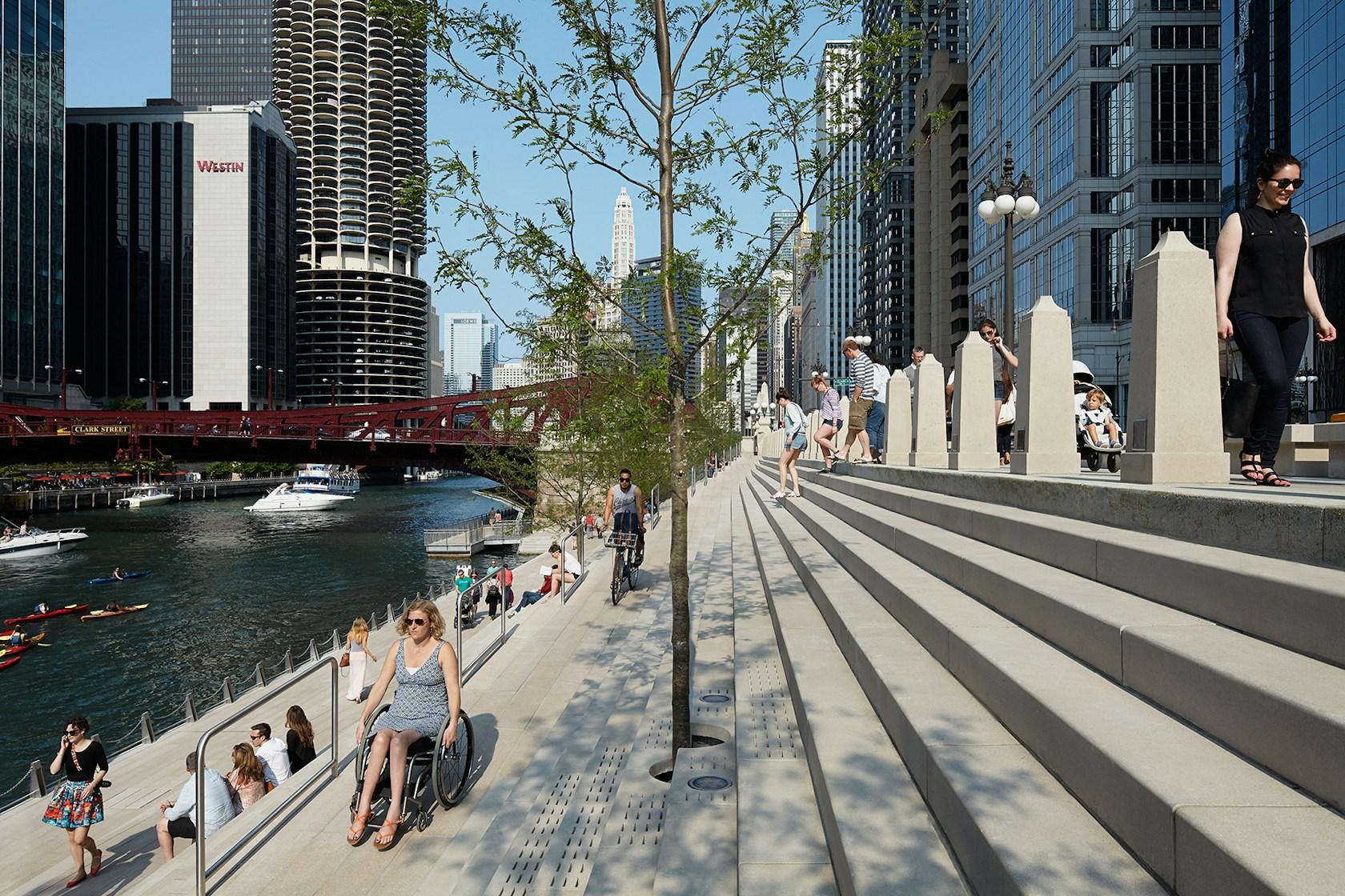 Chicago Riverwalk - image 13