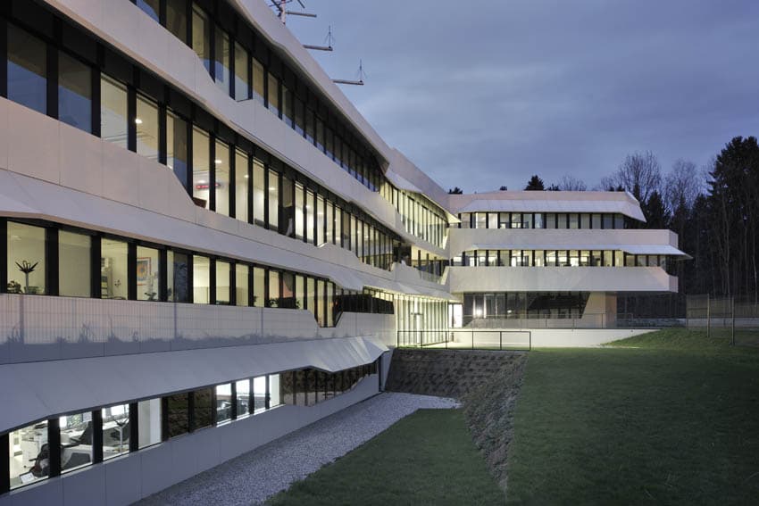Air Traffic Control Centre - image 4