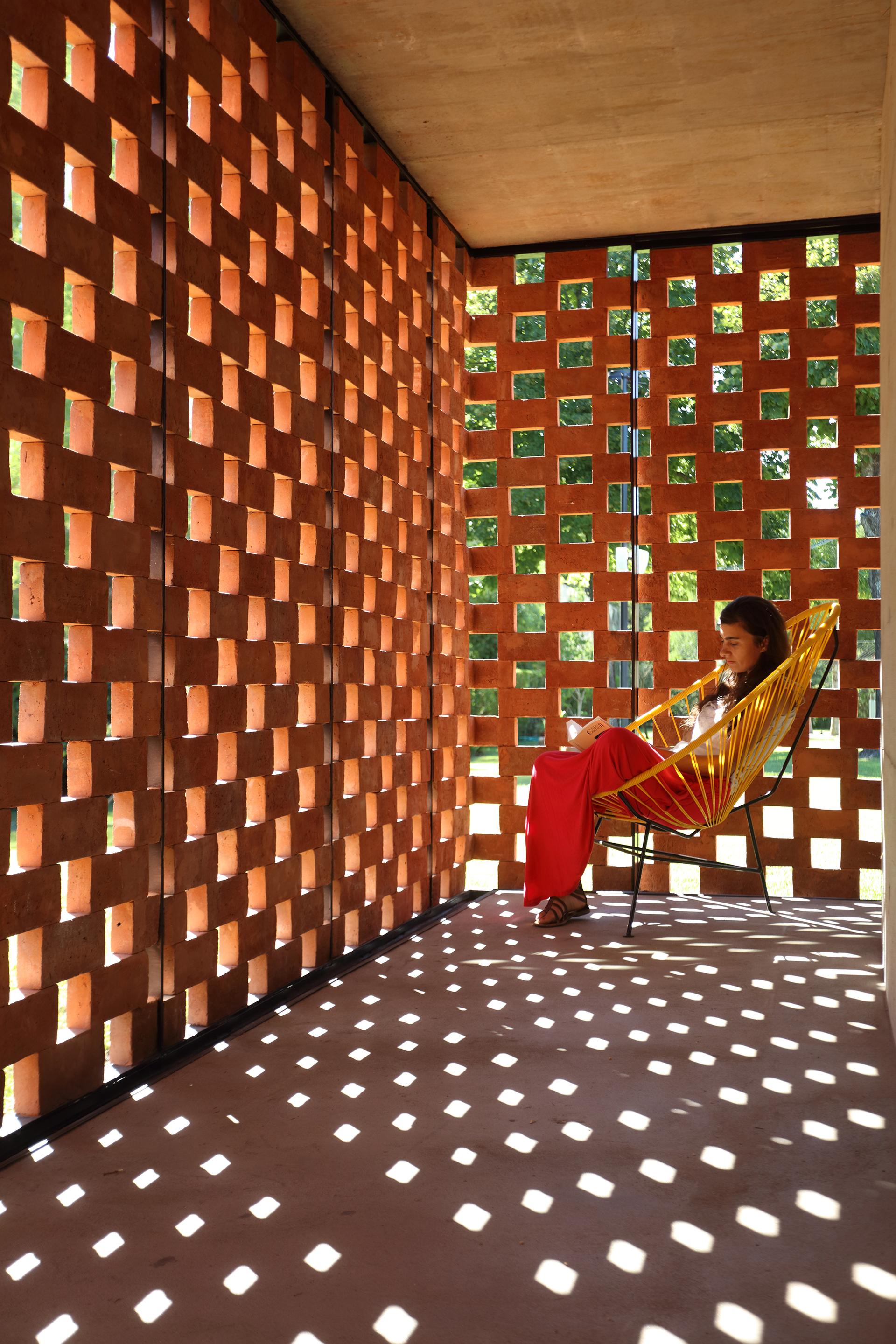 Experimental Brick Pavilion - image 11