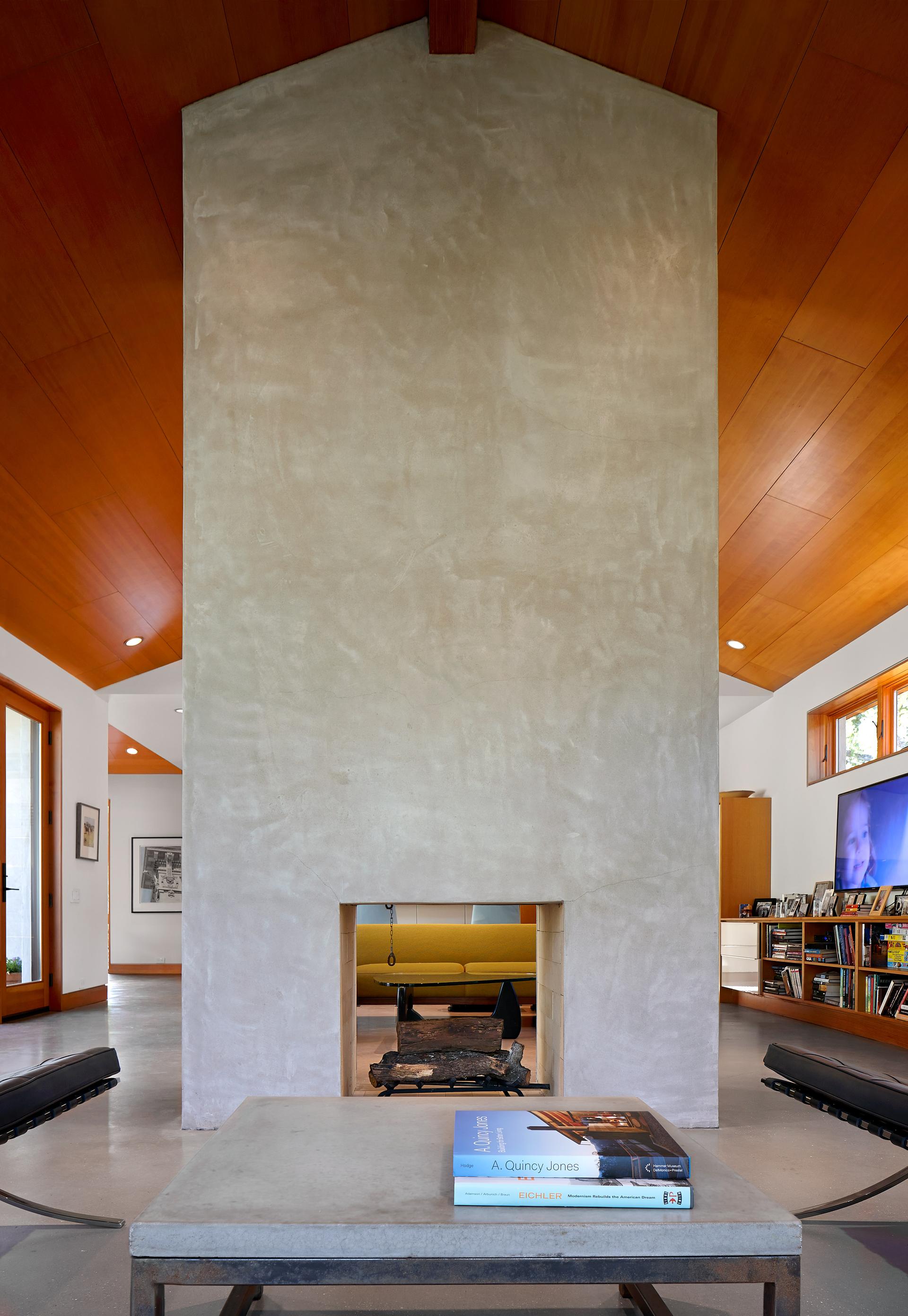 House 334 - image 4