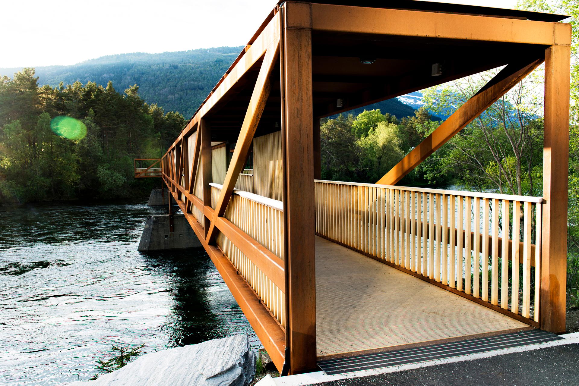 Tintra Footbridge - image 3