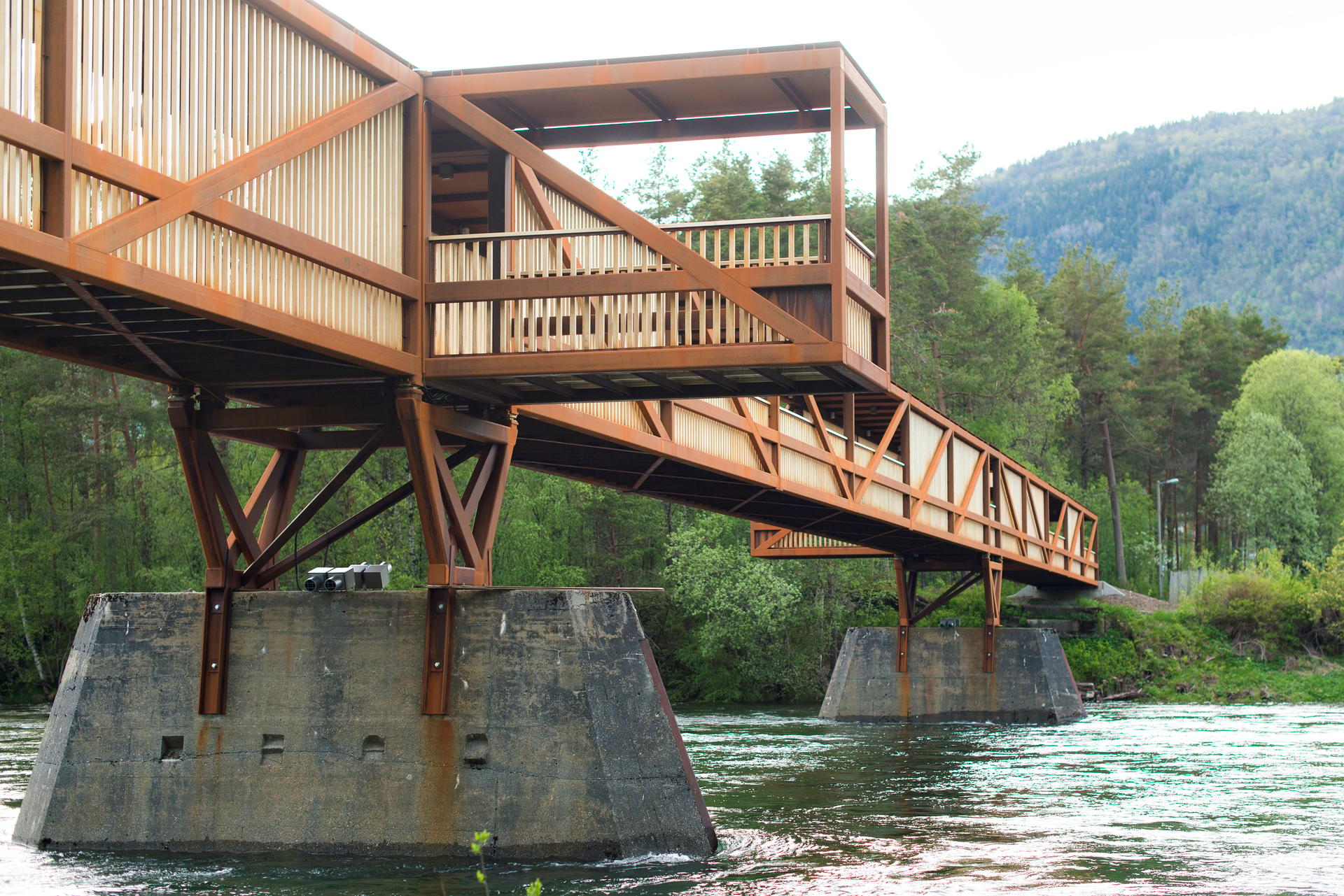 Tintra Footbridge - image 4
