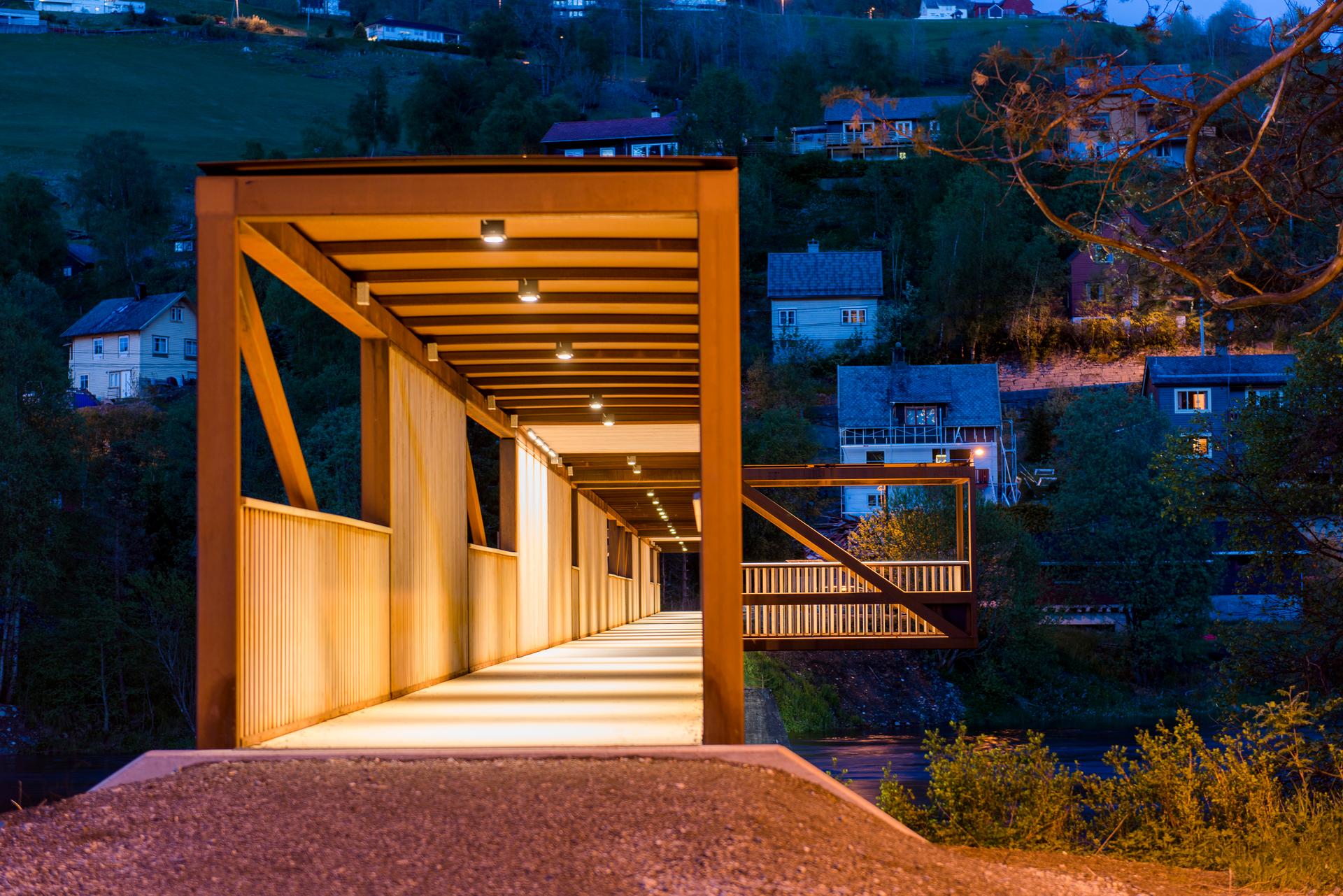 Tintra Footbridge - image 12