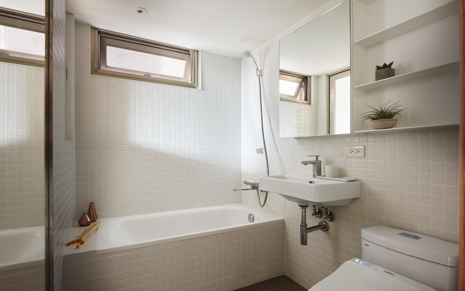 Tiny Apartment in Taipei - image 12