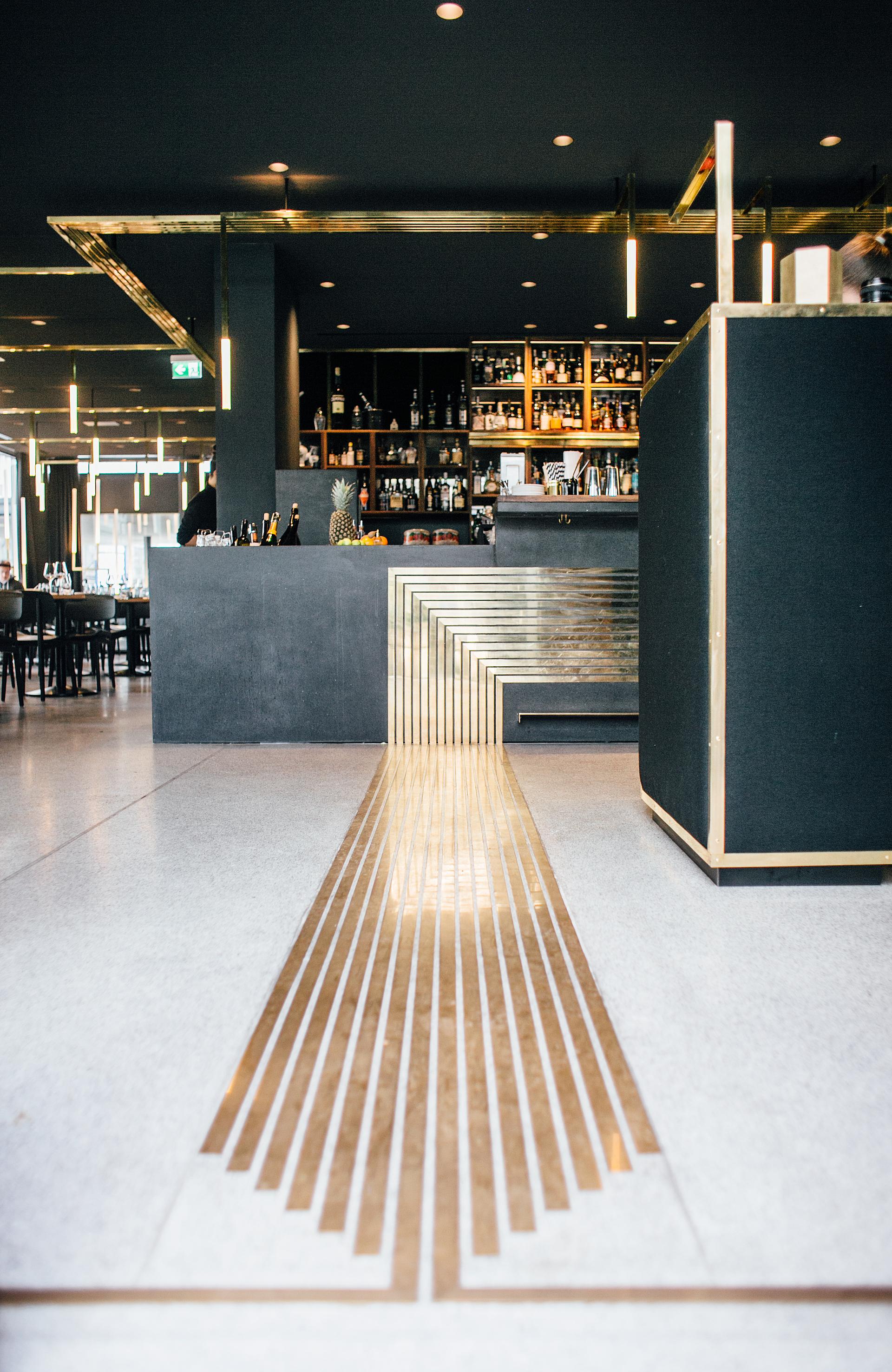 The "Modern" Bar - image 4