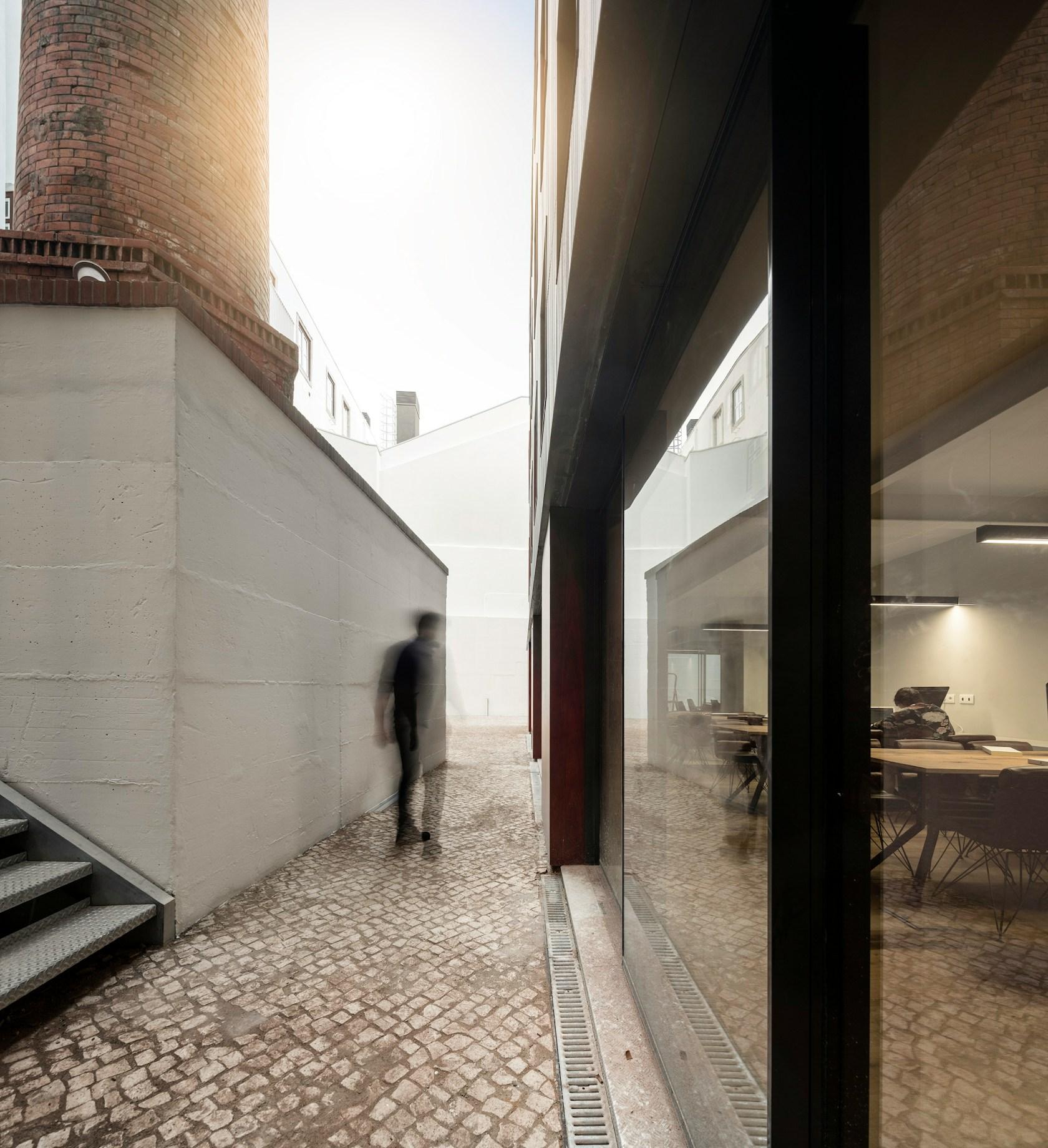 RA\\ DOORM - image 19
