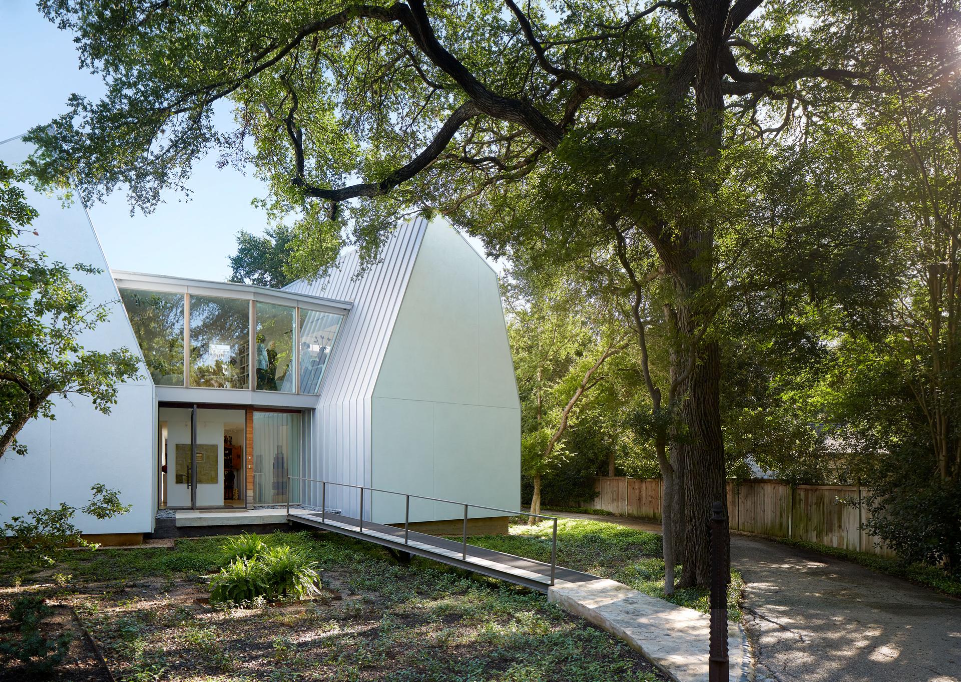 Laman Residence - image 2