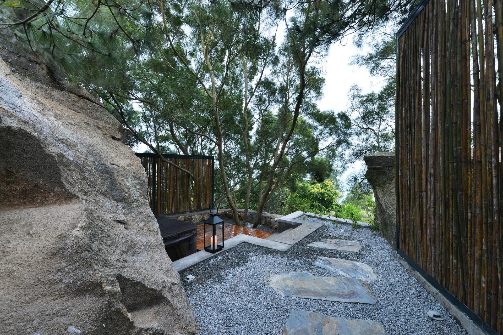 Nashare Hotel - image 2