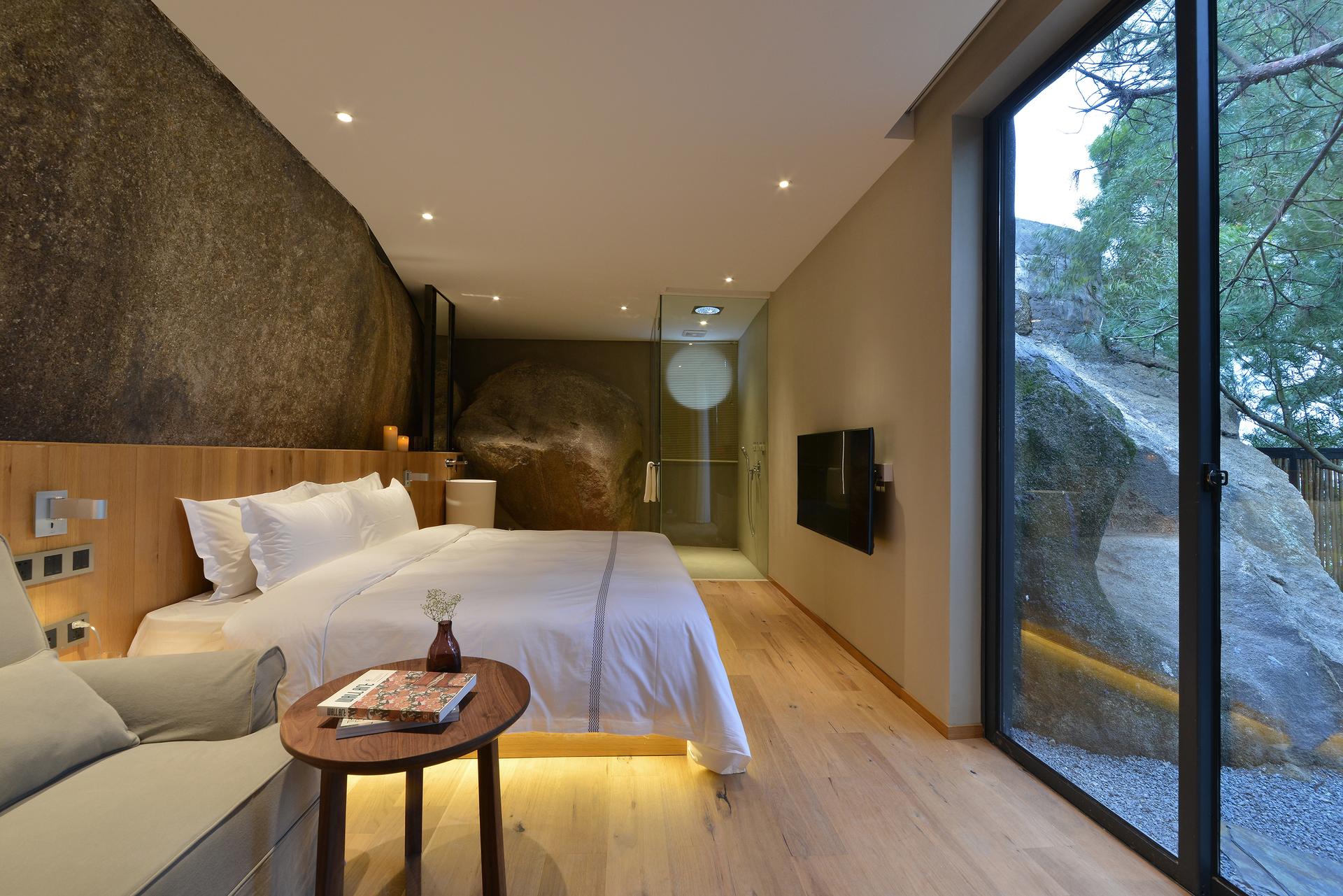 Nashare Hotel - image 9