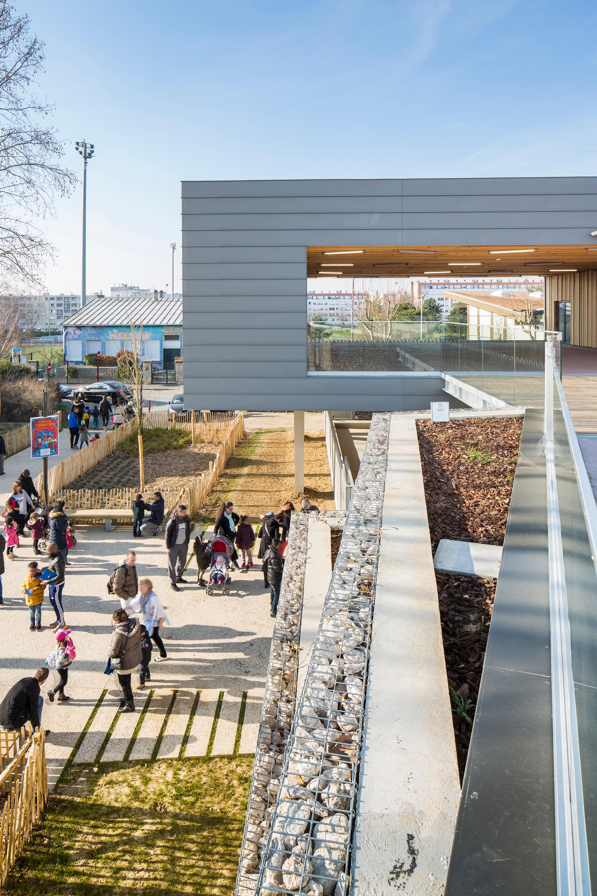 Angela Davis school - image 12