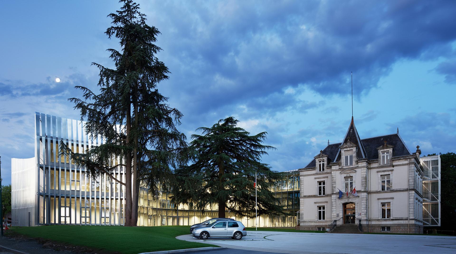 Offices for the Community of Municipalities in Les Herbiers (France)