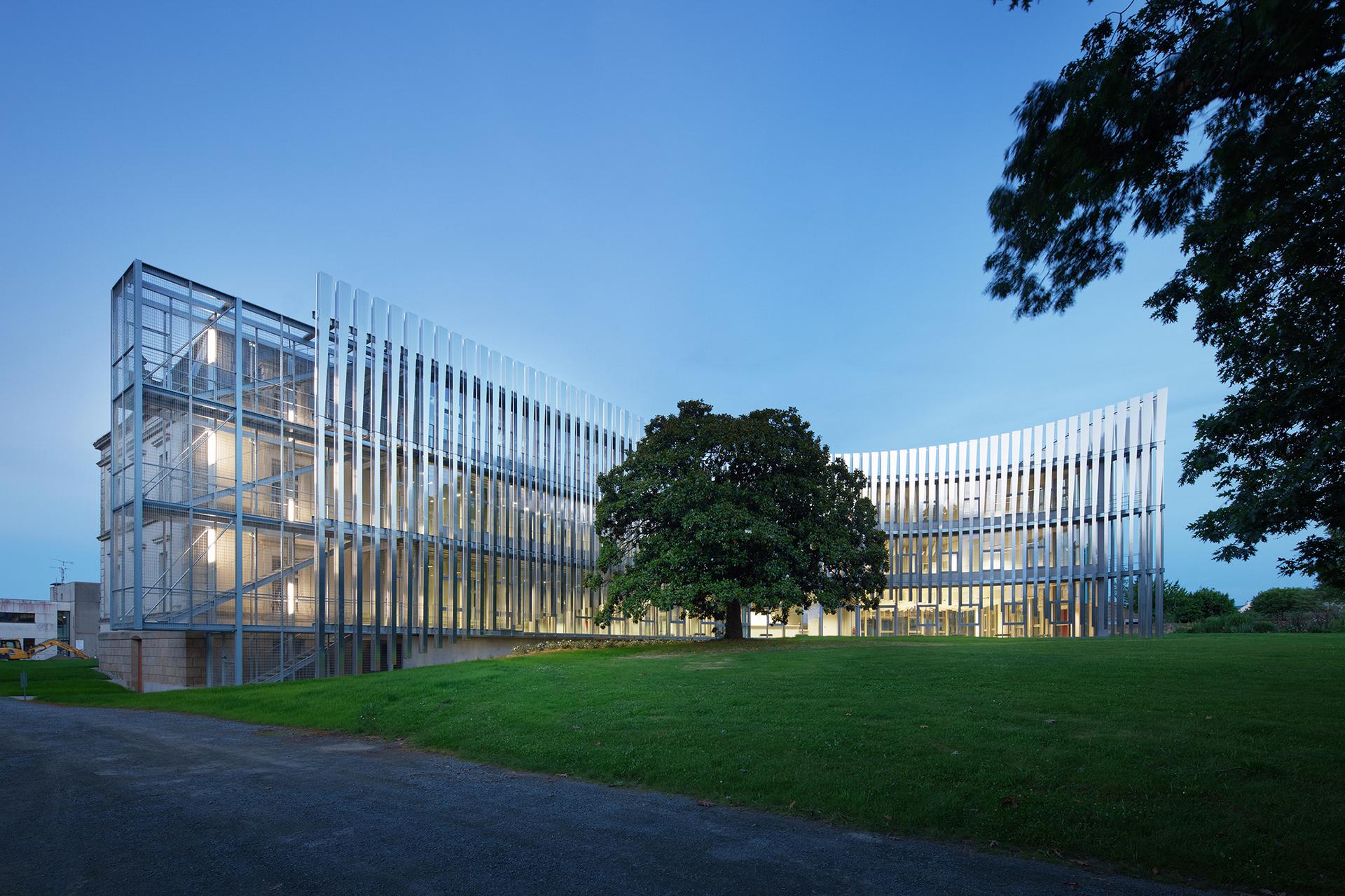 Offices for the Community of Municipalities in Les Herbiers (France) - image 3
