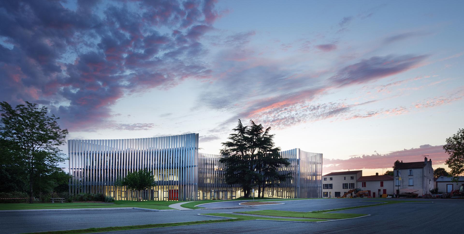 Offices for the Community of Municipalities in Les Herbiers (France) - image 7