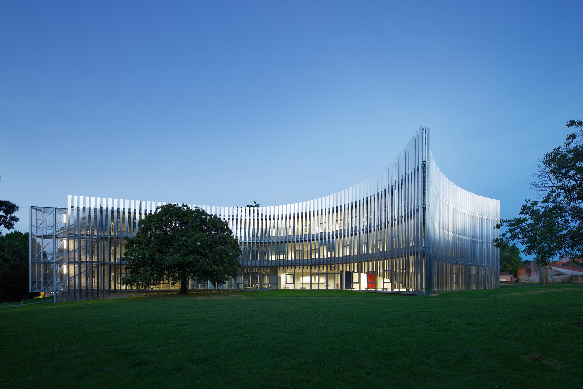 Offices for the Community of Municipalities in Les Herbiers (France) - image 2