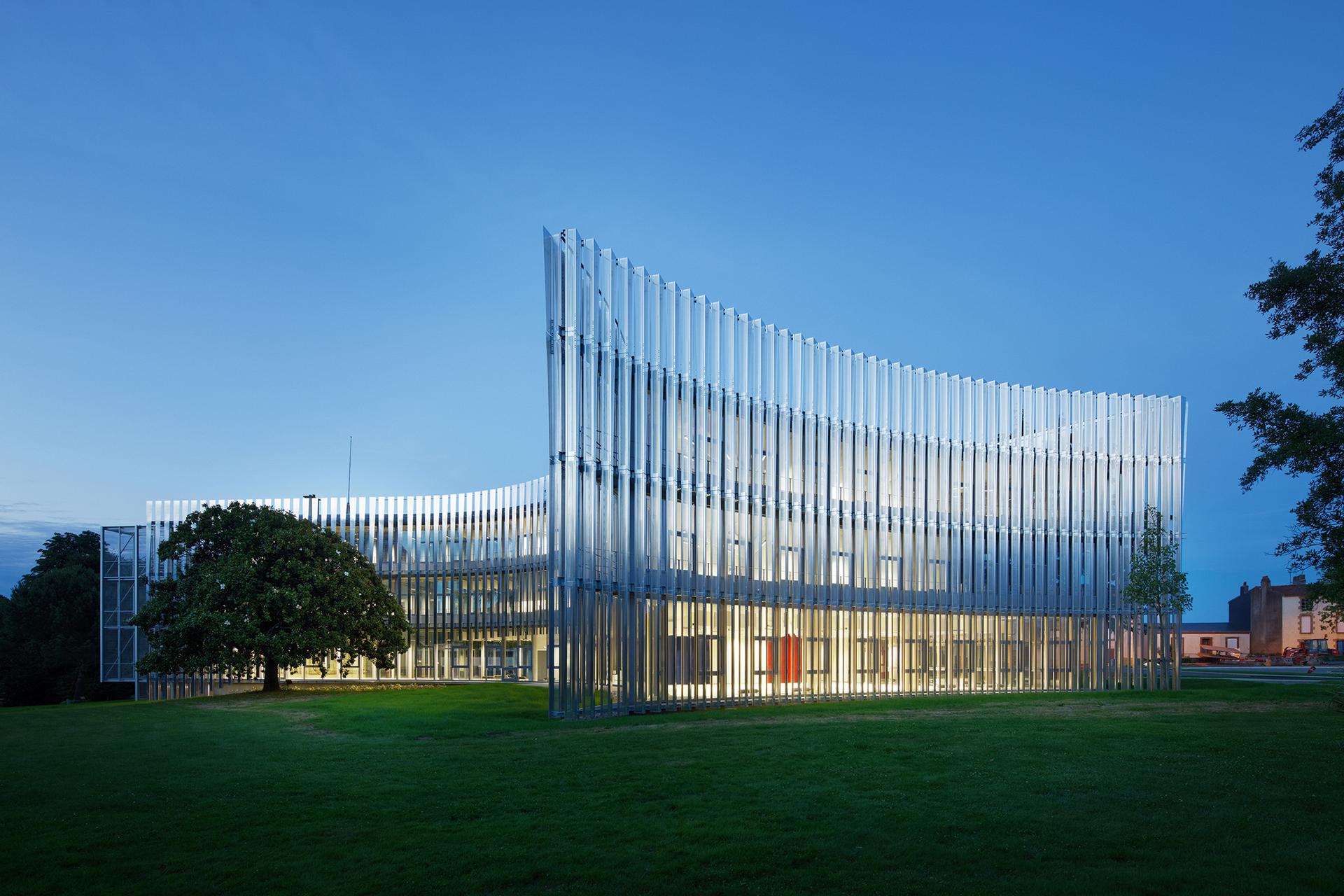 Offices for the Community of Municipalities in Les Herbiers (France) - image 10