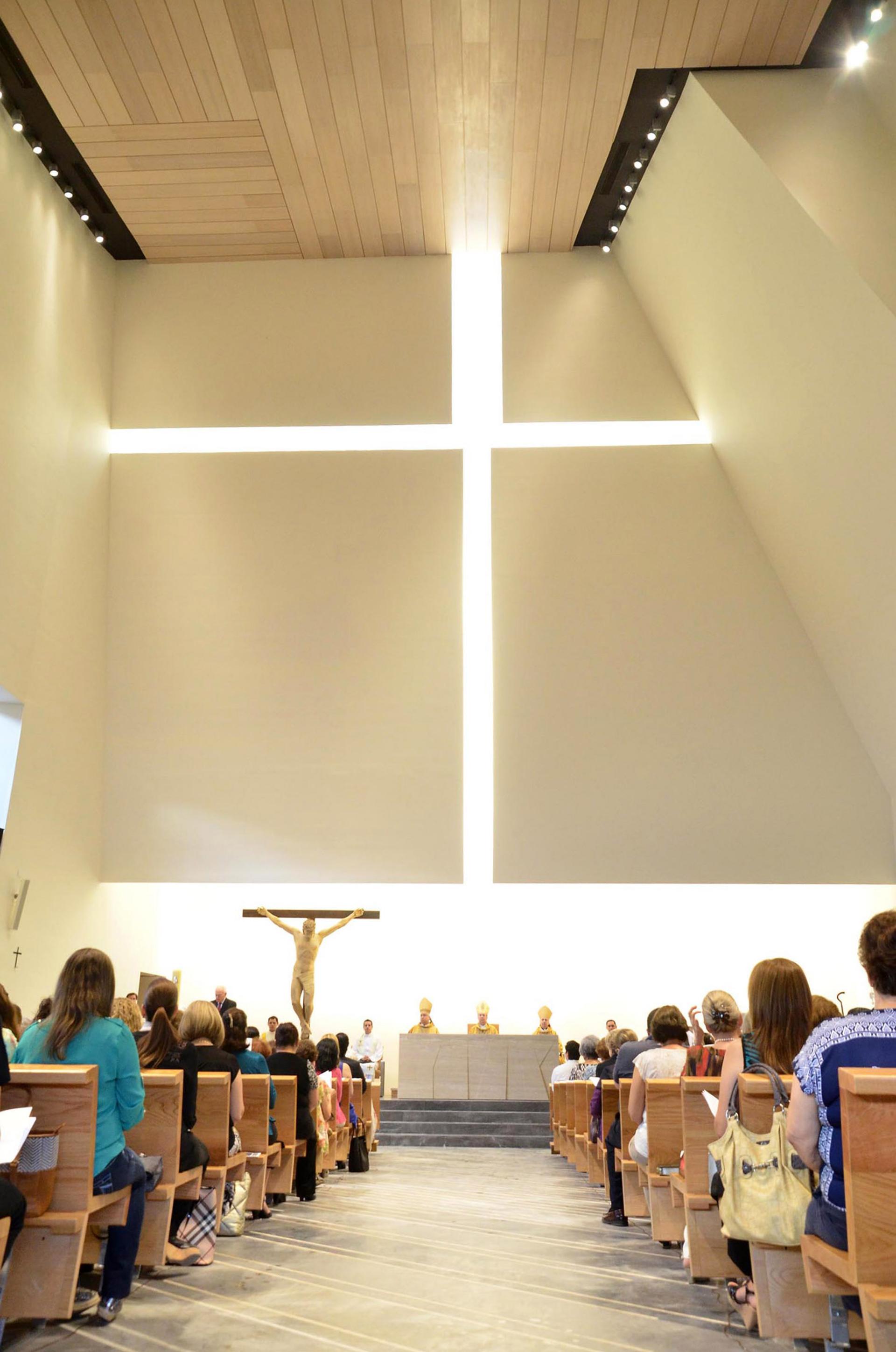Parish Church in Pueblo Serena, Monterrey - image 12
