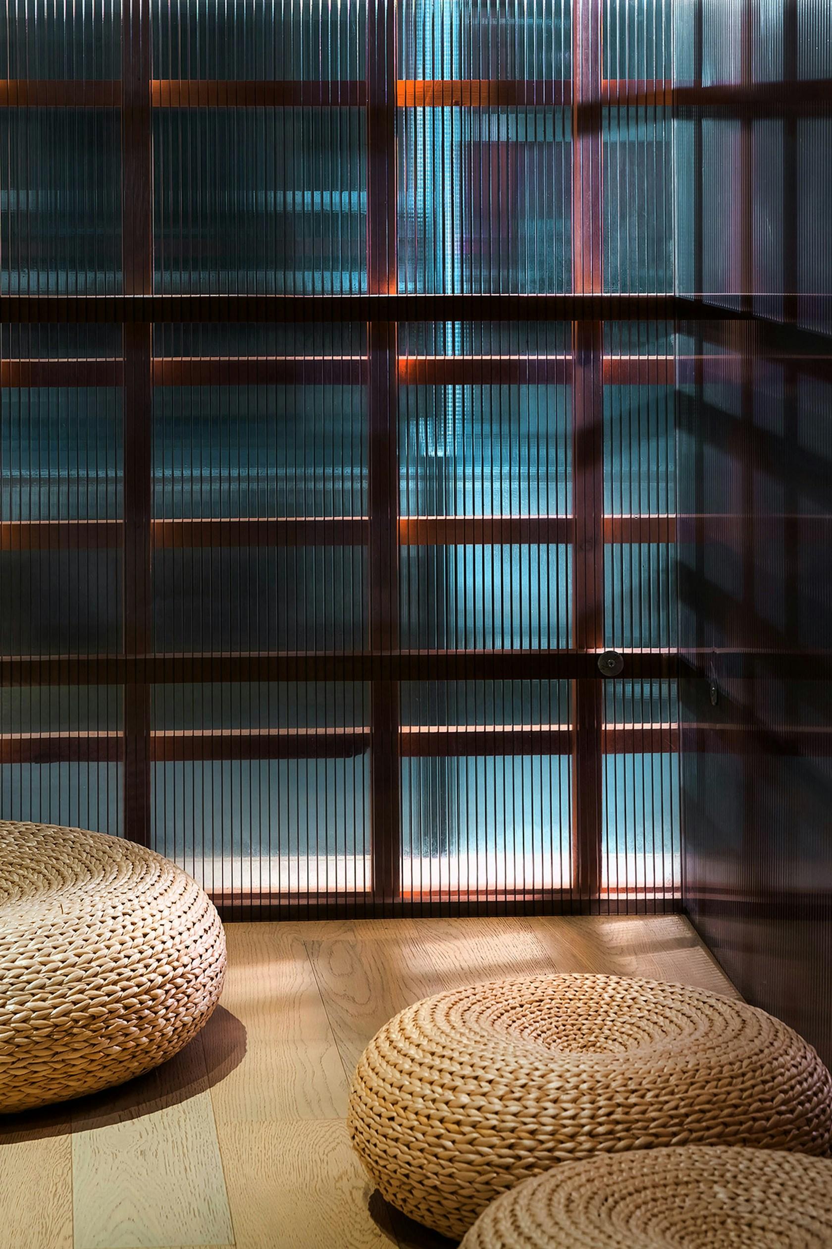 Office design for Blue Moon Films: A Line between Time - image 11