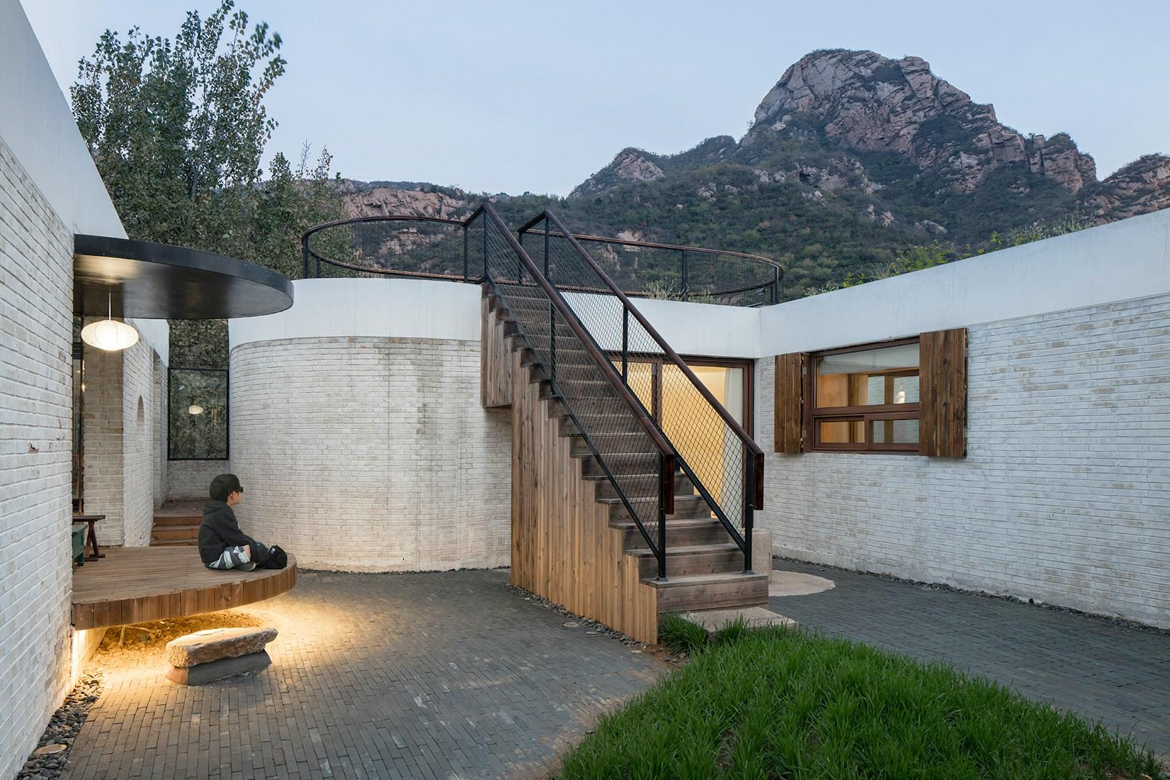 Yi She Mountain Inn - image 10