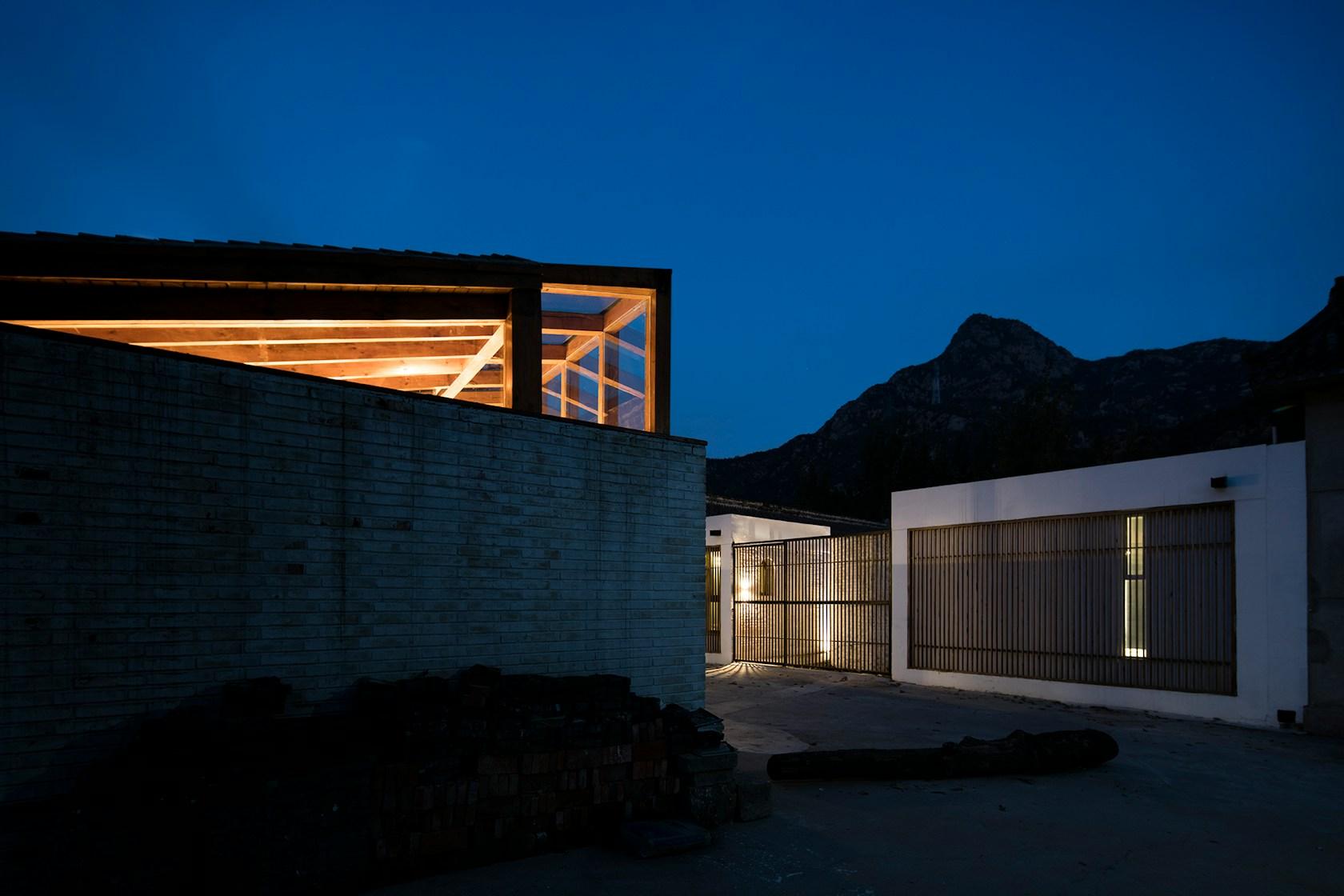 Yi She Mountain Inn - image 14