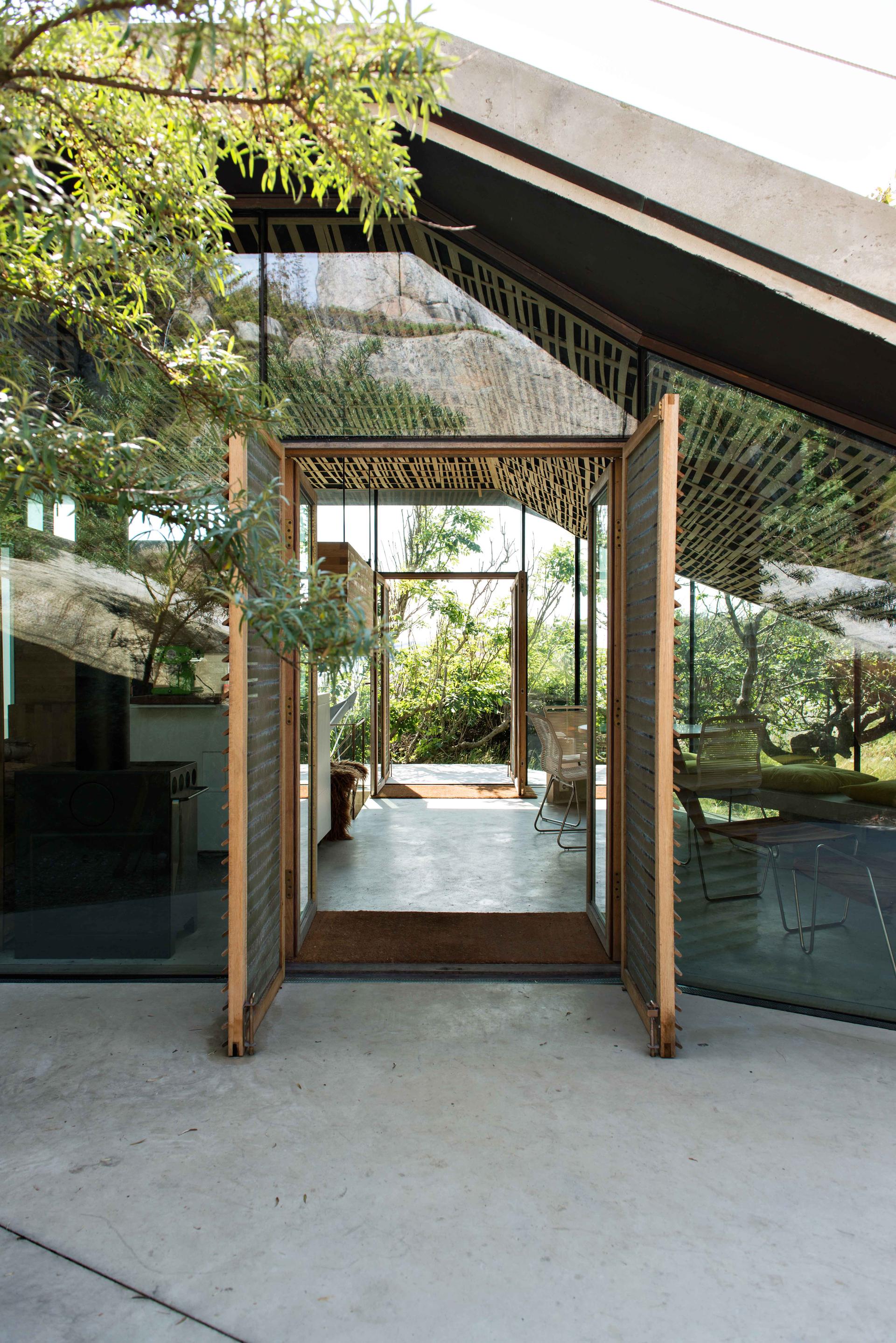 Knapphullet - image 4