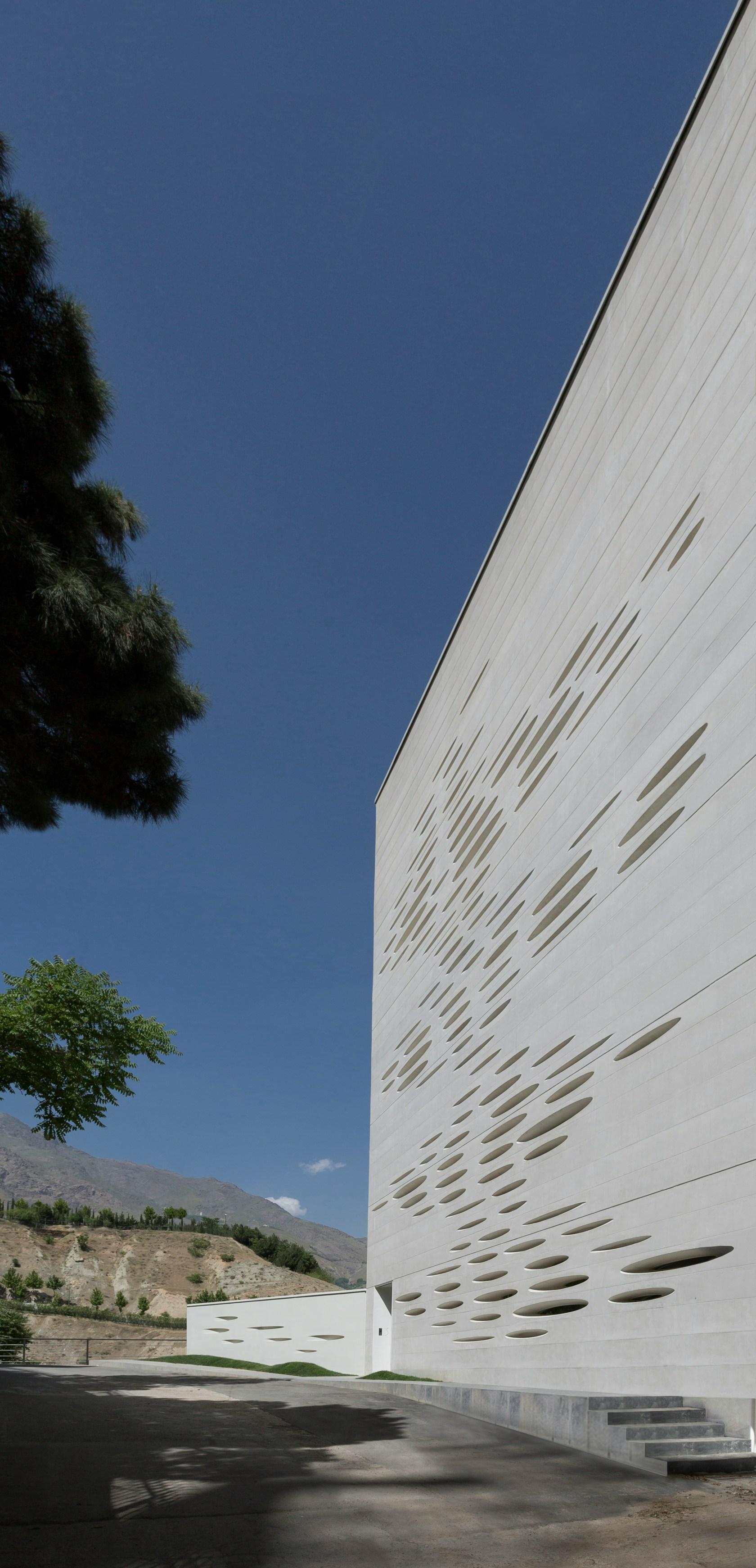 Rowzan residence - image 11