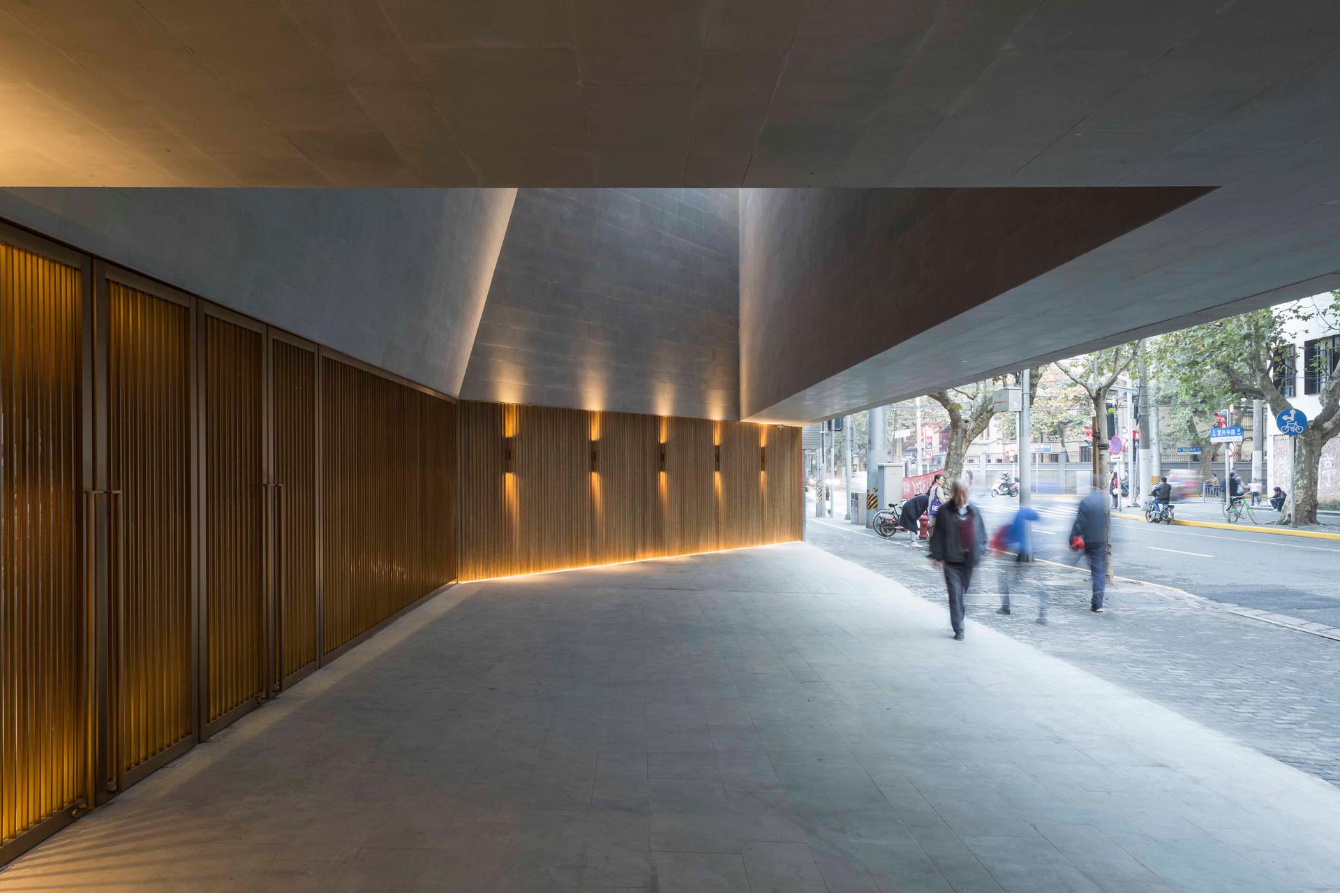 New Shanghai Theatre - image 2