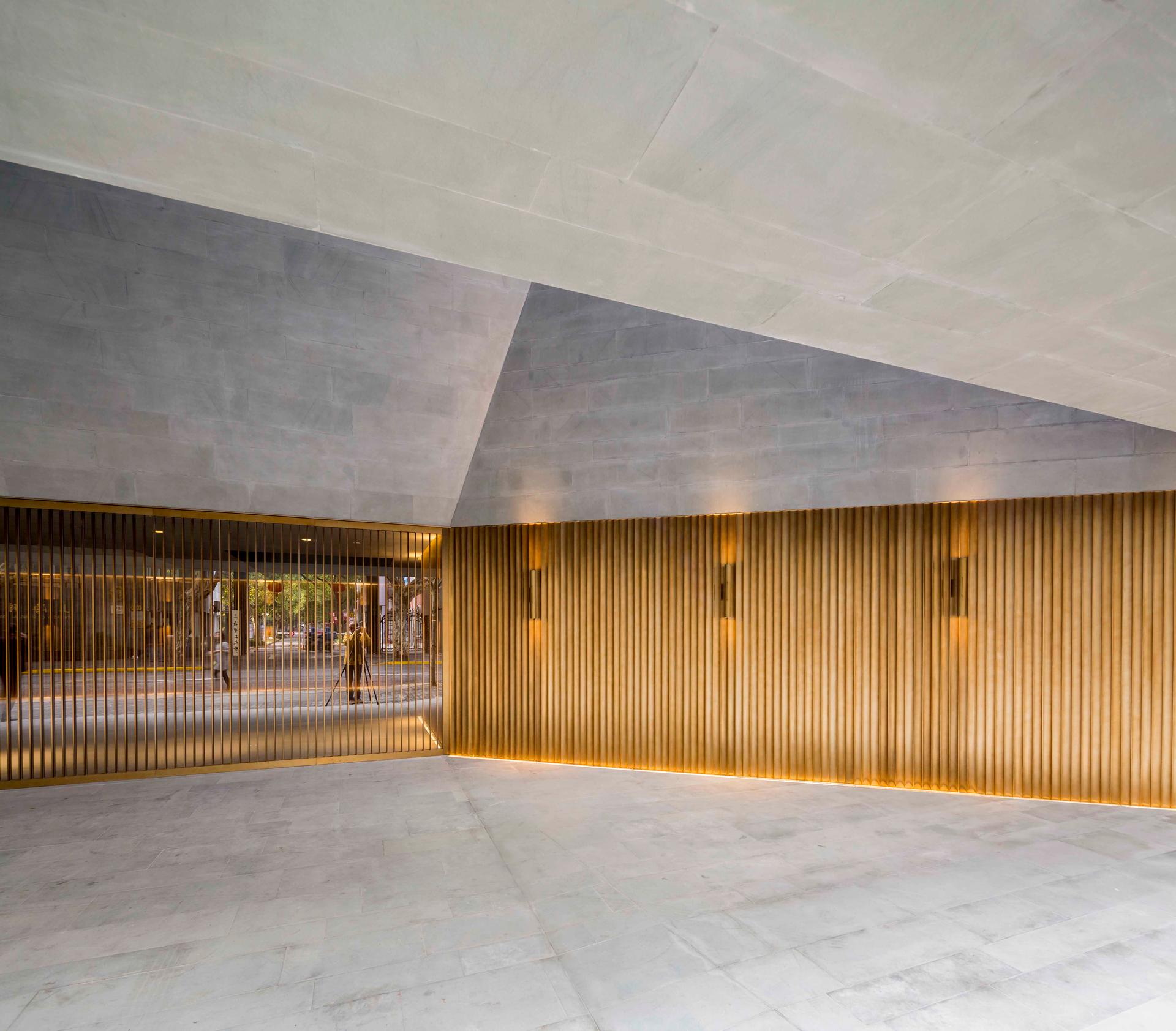 New Shanghai Theatre - image 5
