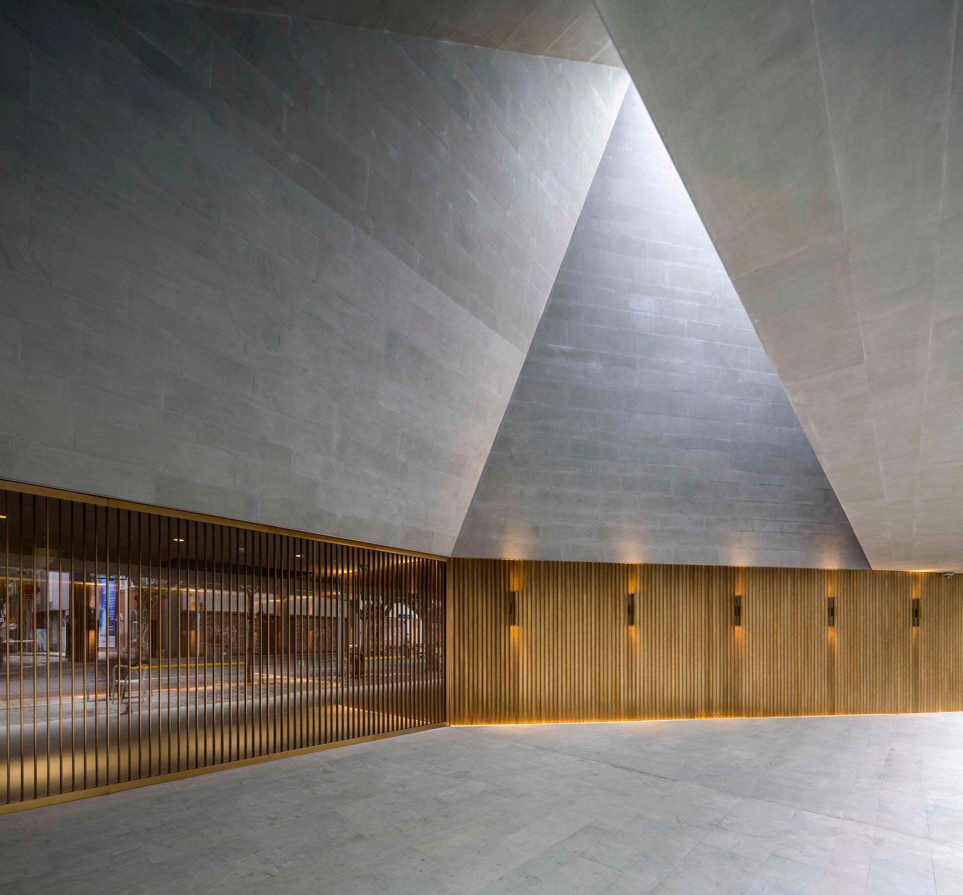 New Shanghai Theatre - image 7