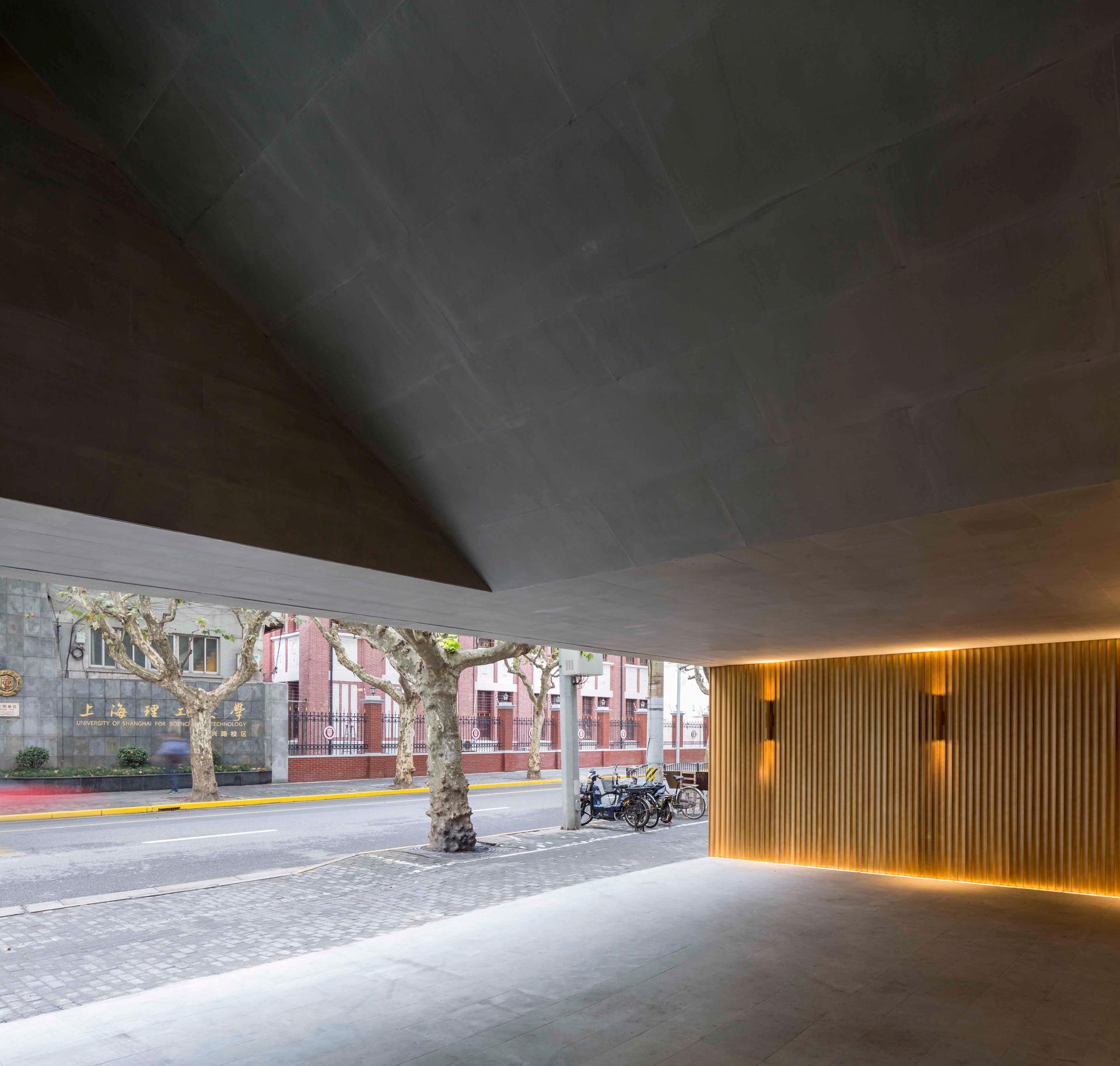 New Shanghai Theatre - image 10