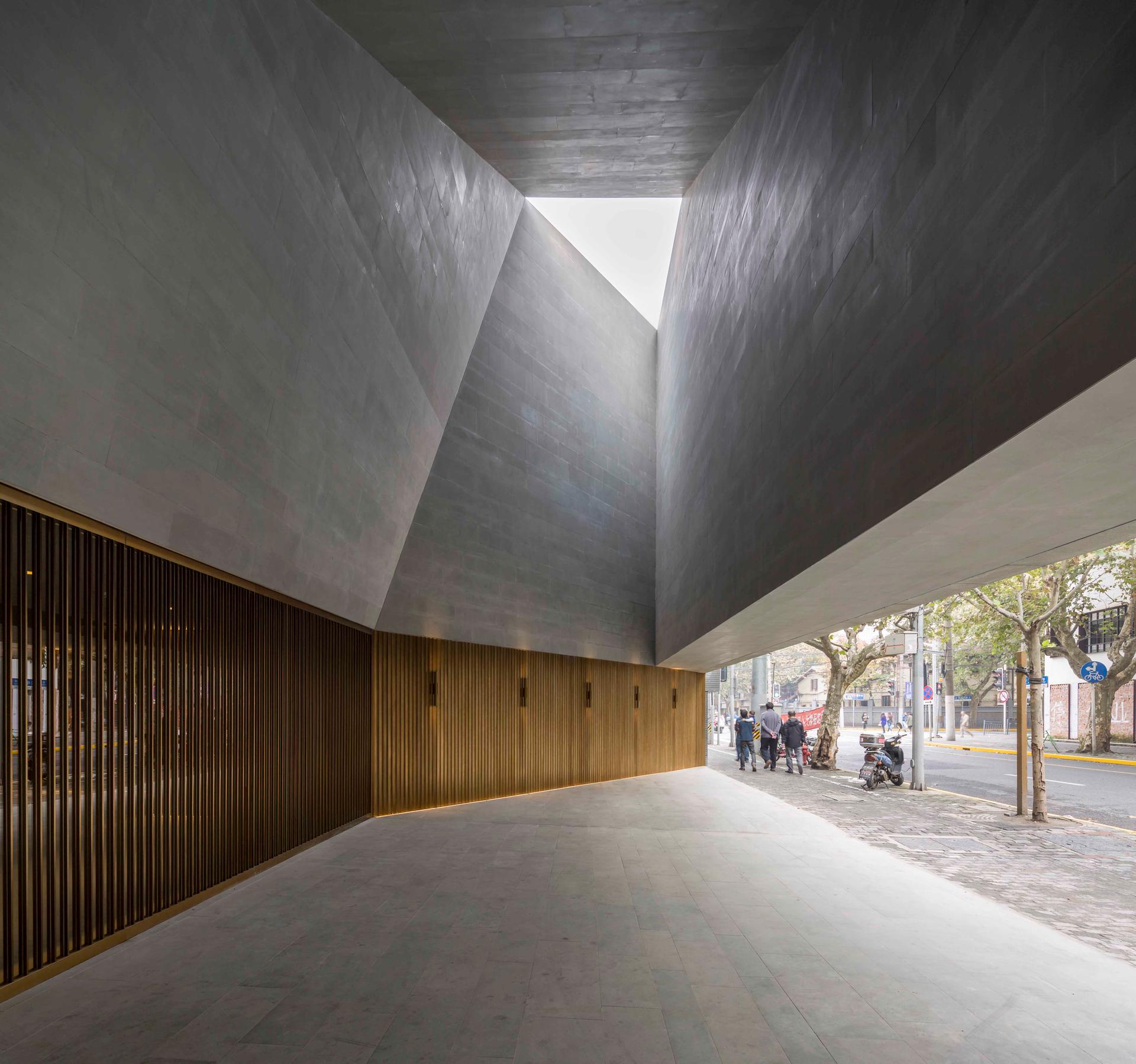 New Shanghai Theatre - image 11