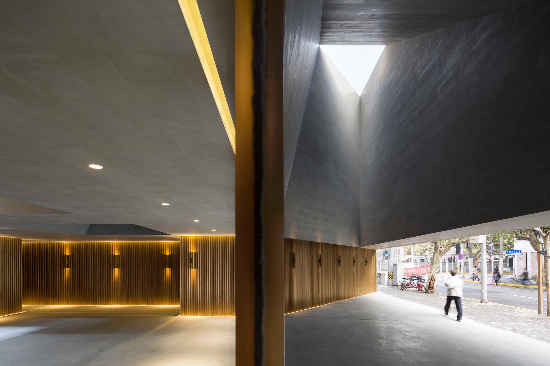 New Shanghai Theatre - image 14