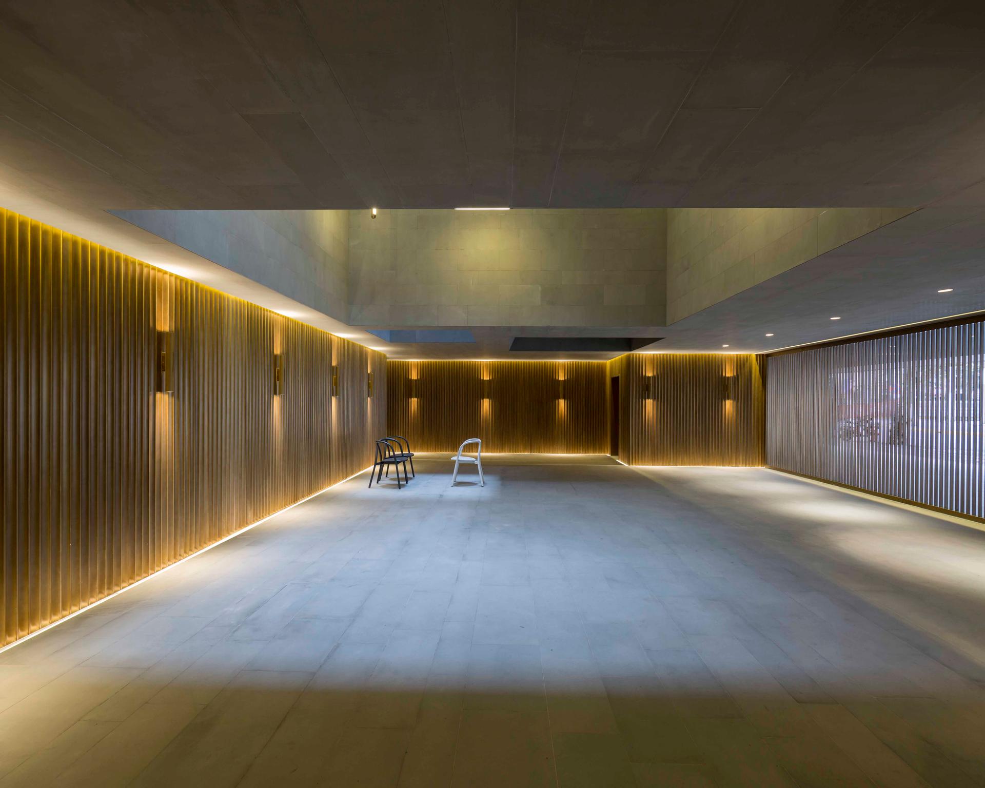 New Shanghai Theatre - image 13