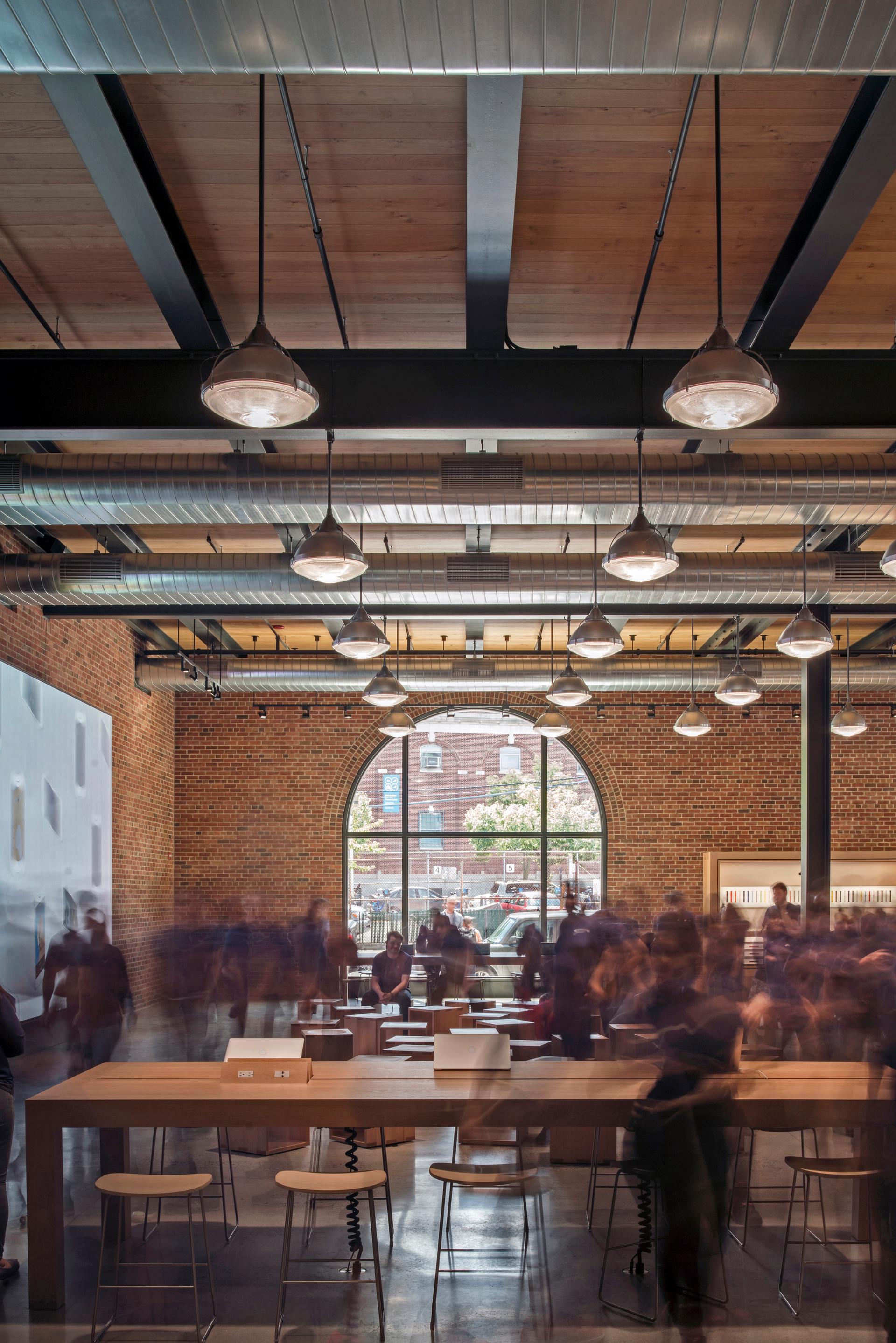 Apple Store, Williamsburg - image 2