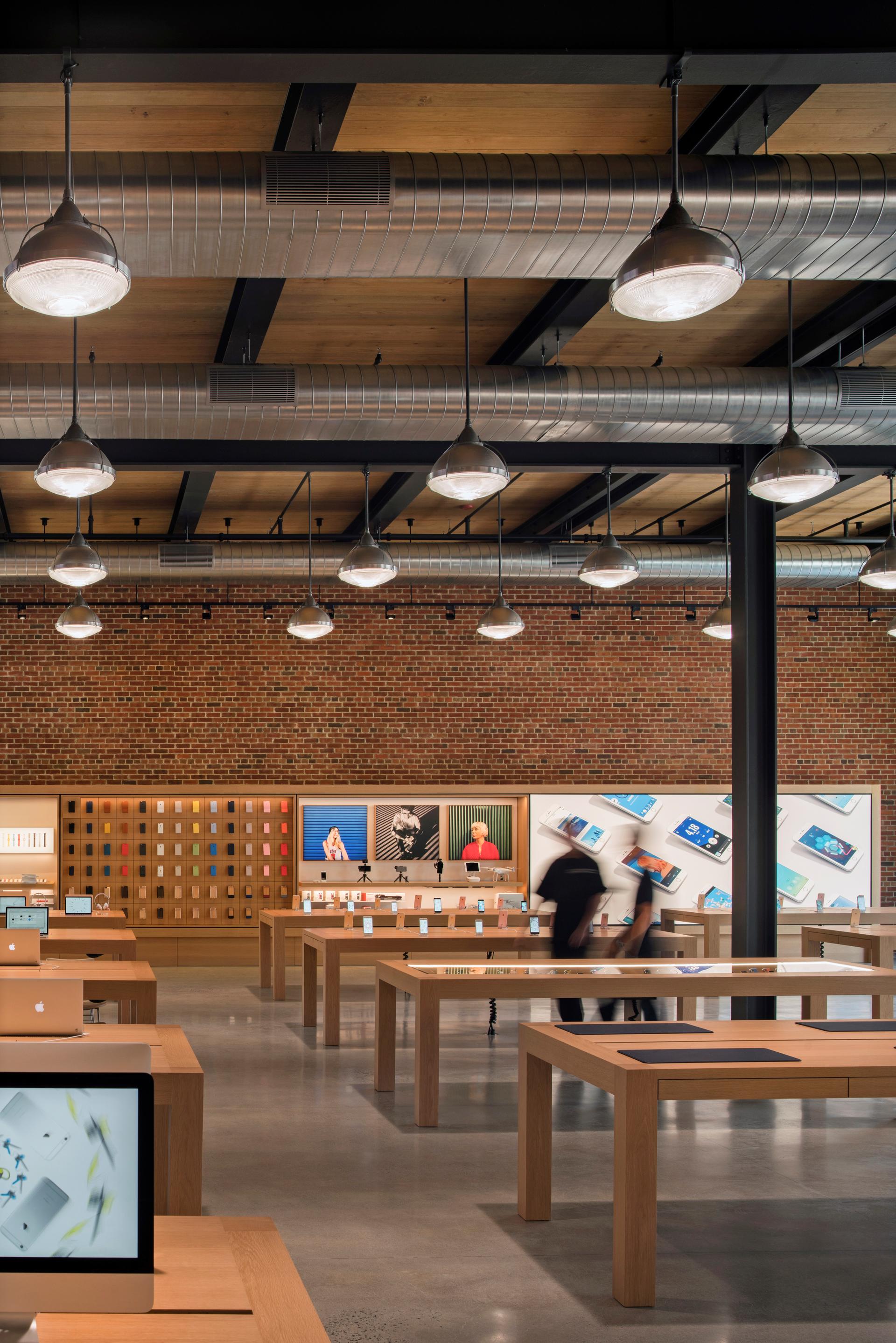 Apple Store, Williamsburg - image 4