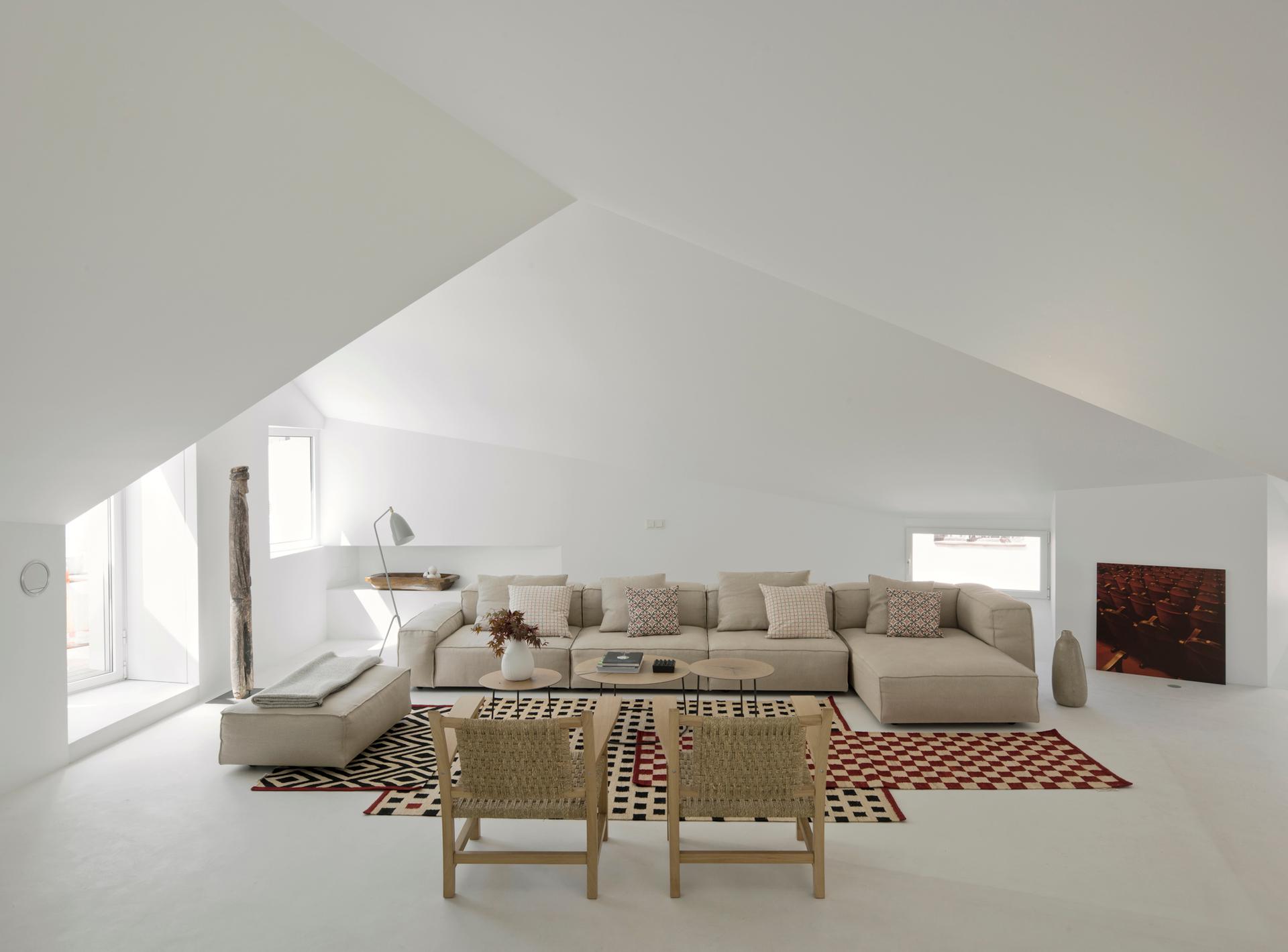 COMPREHENSIVE RENOVATION IN ALCALÁ
