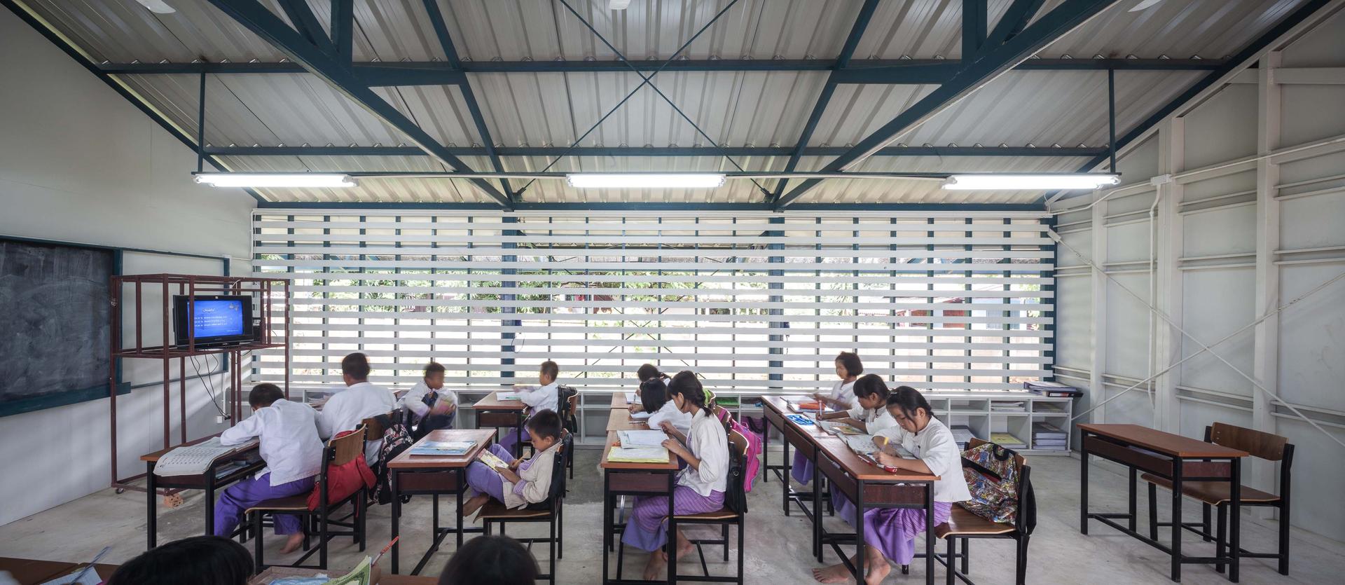 Emergency School - image 4