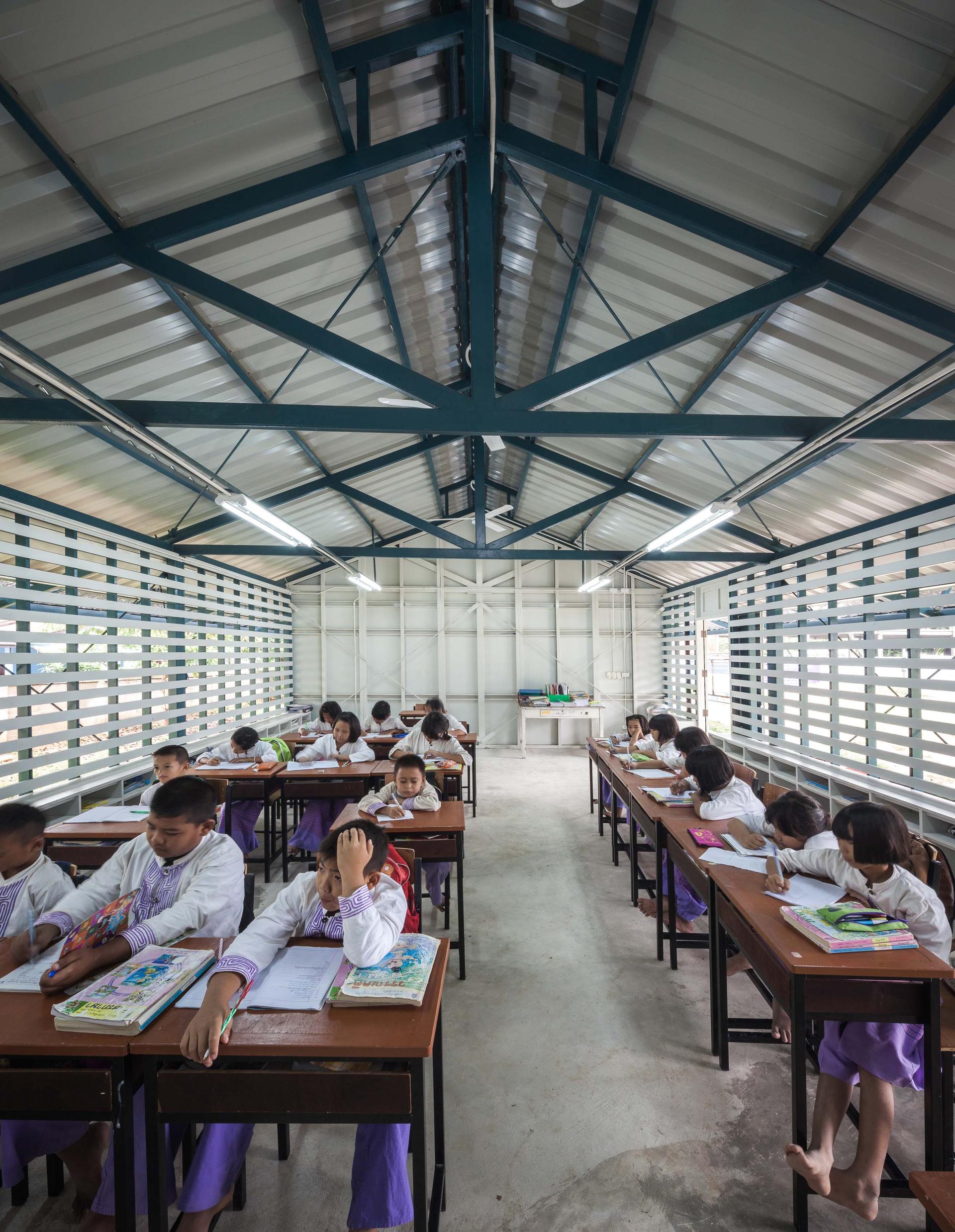 Emergency School - image 5