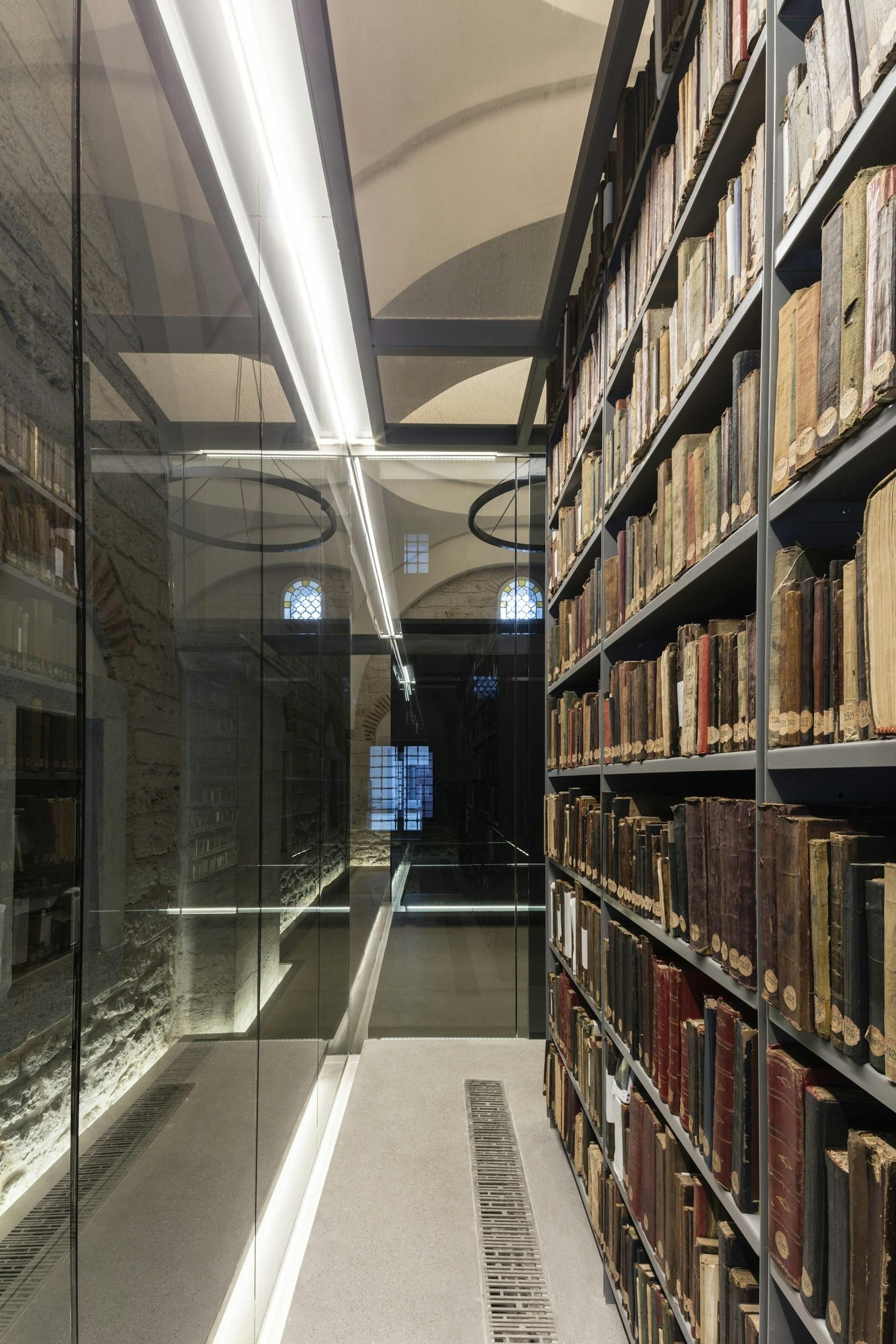 Beyazit State Library - image 4