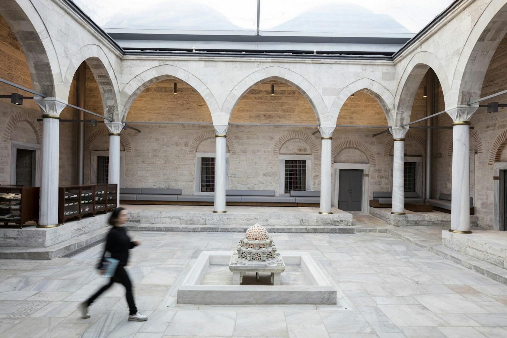 Beyazit State Library - image 8