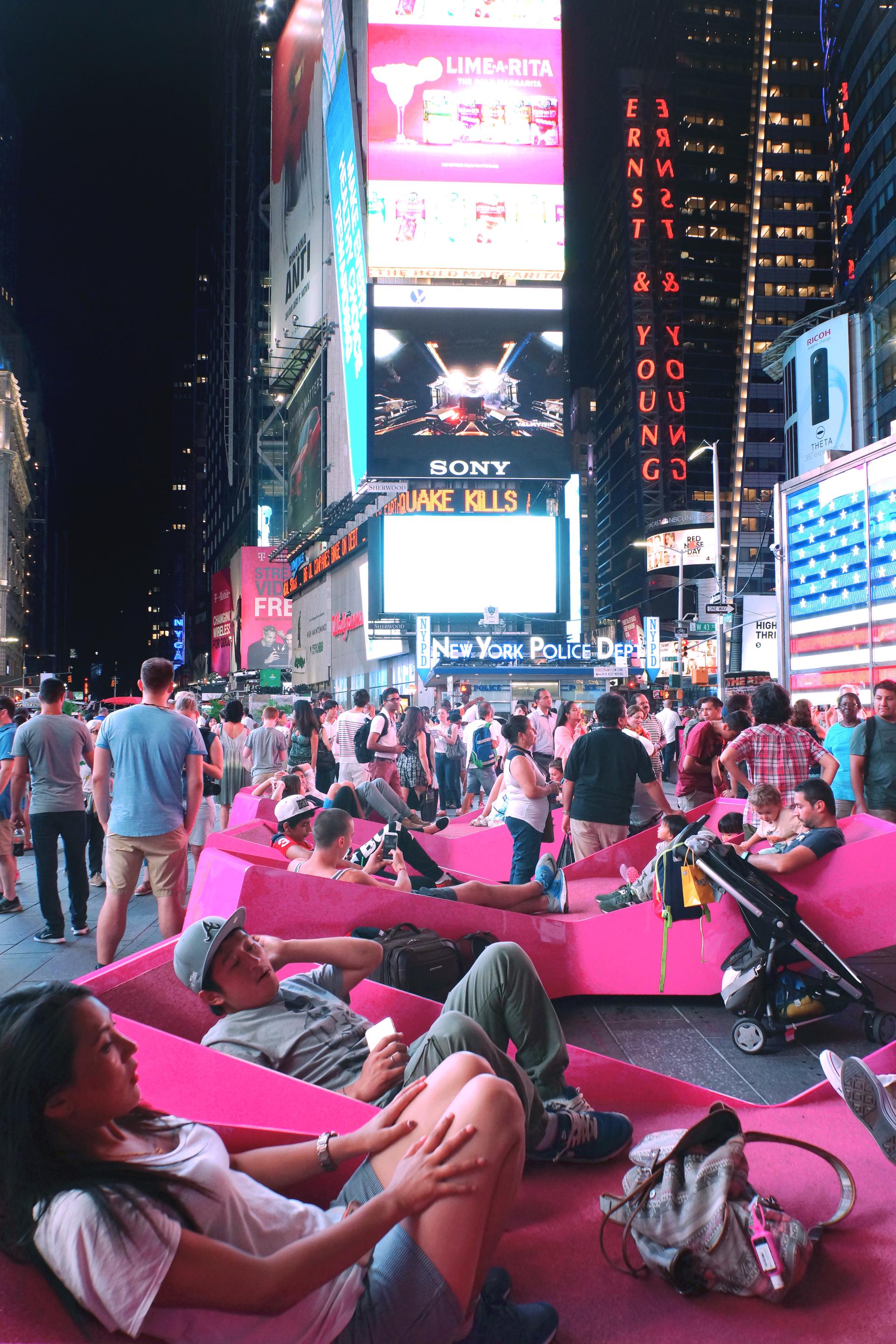 XXX TIMES SQUARE WITH LOVE - image 4