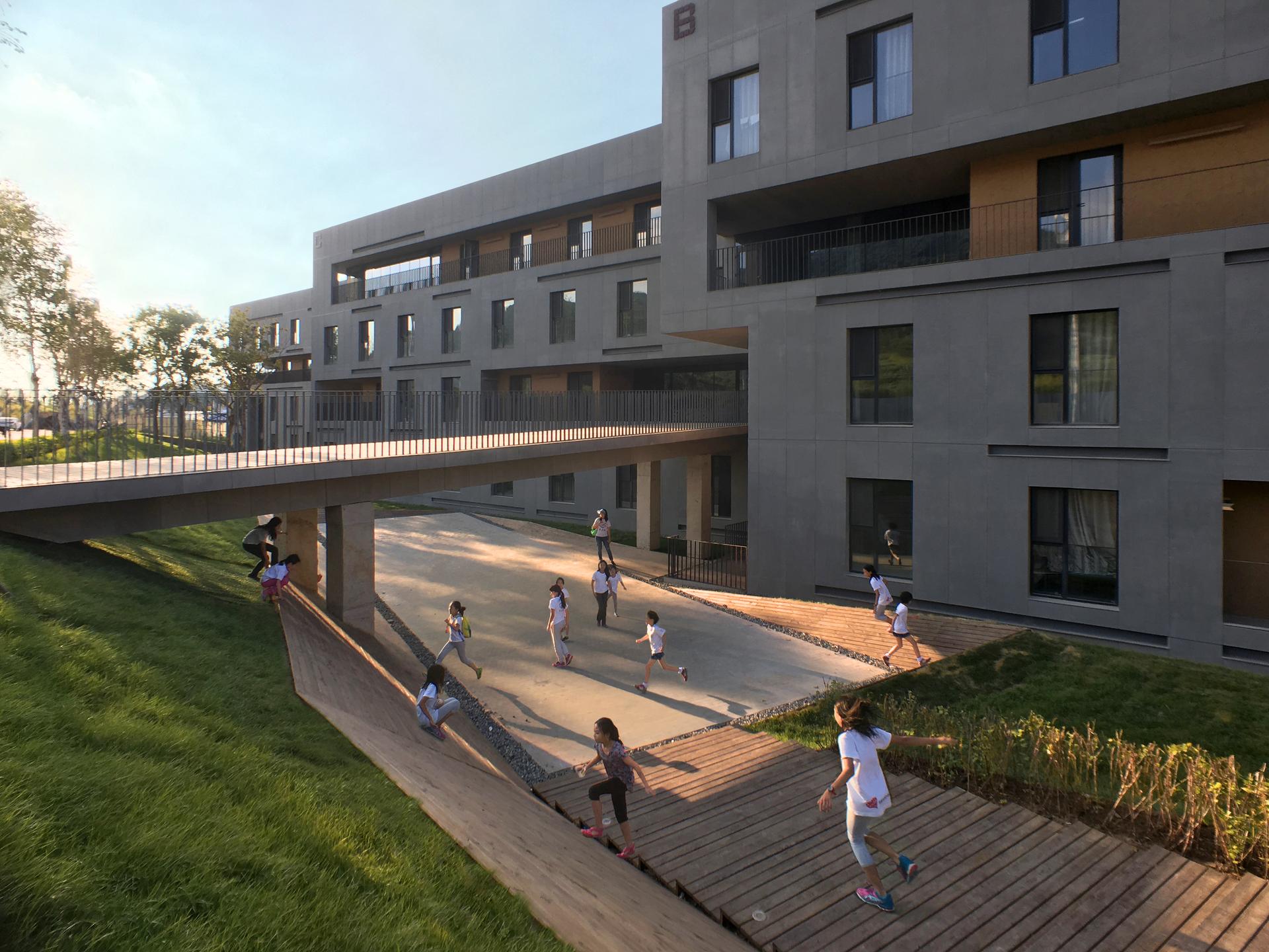 New Youth Commune - image 2