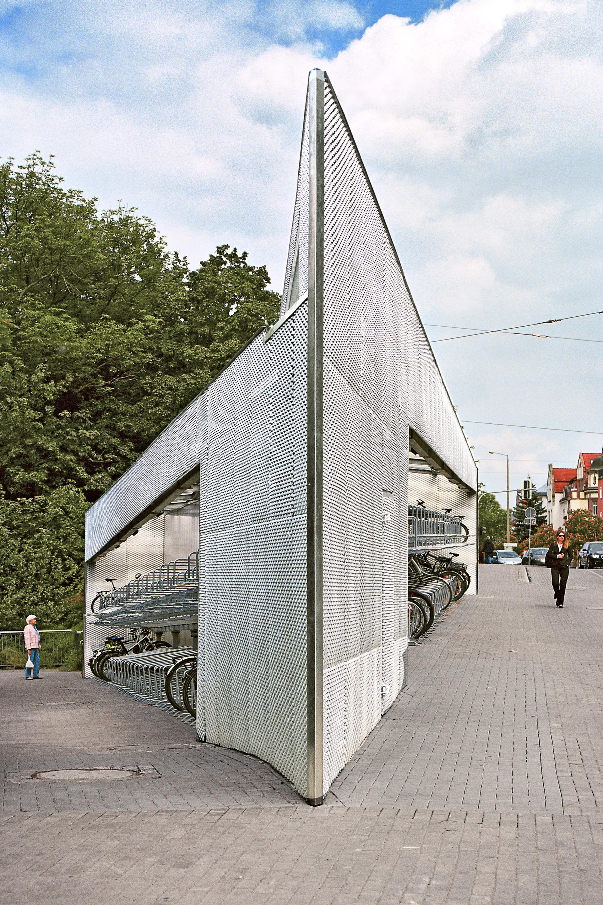 2Bicycle Station ICE Bahnhof Erfurt