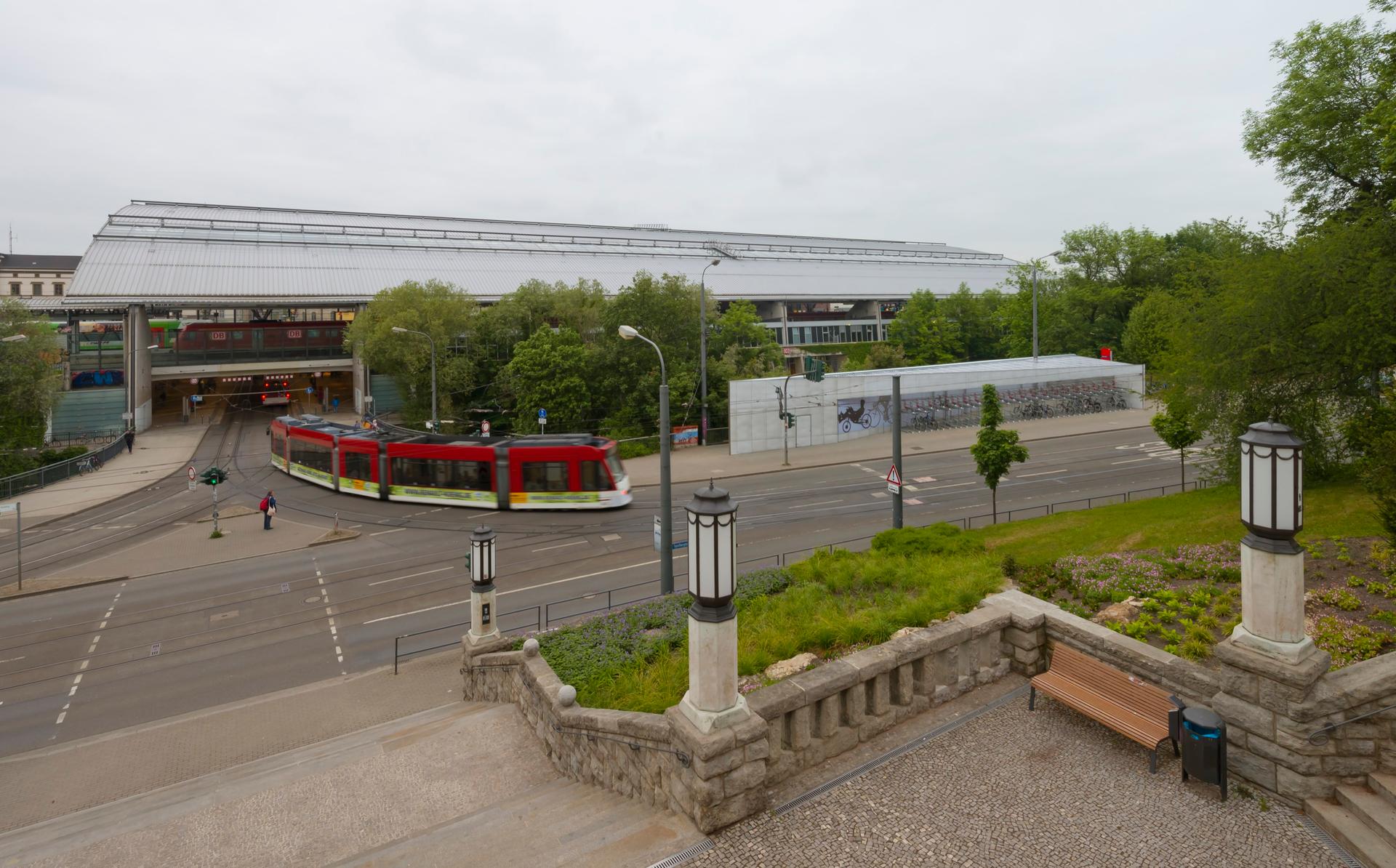 2Bicycle Station ICE Bahnhof Erfurt - image 6