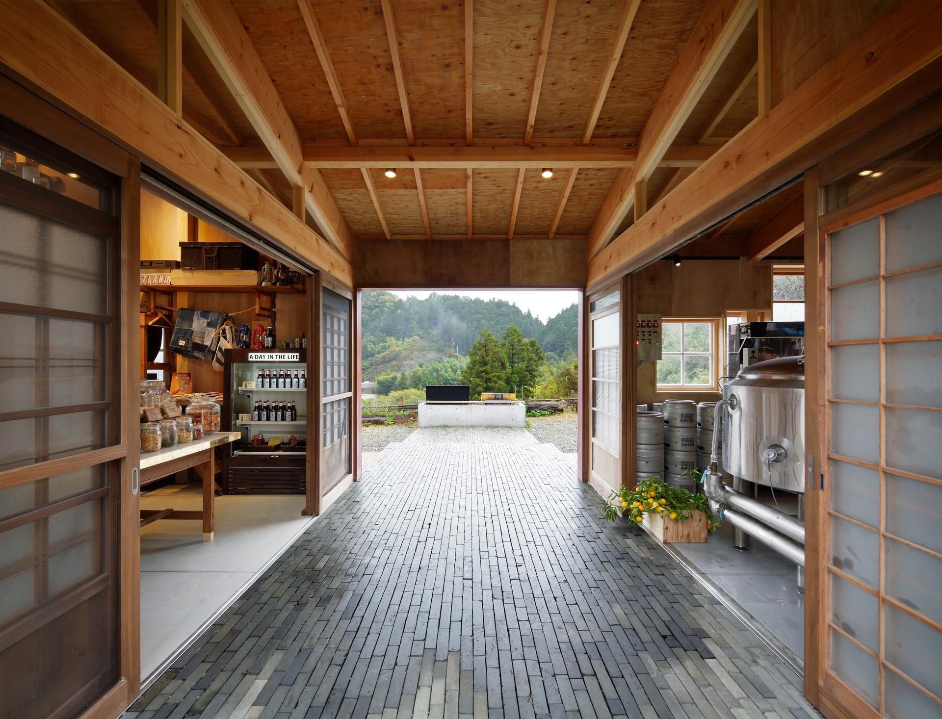 Kamikatz Public House - image 6