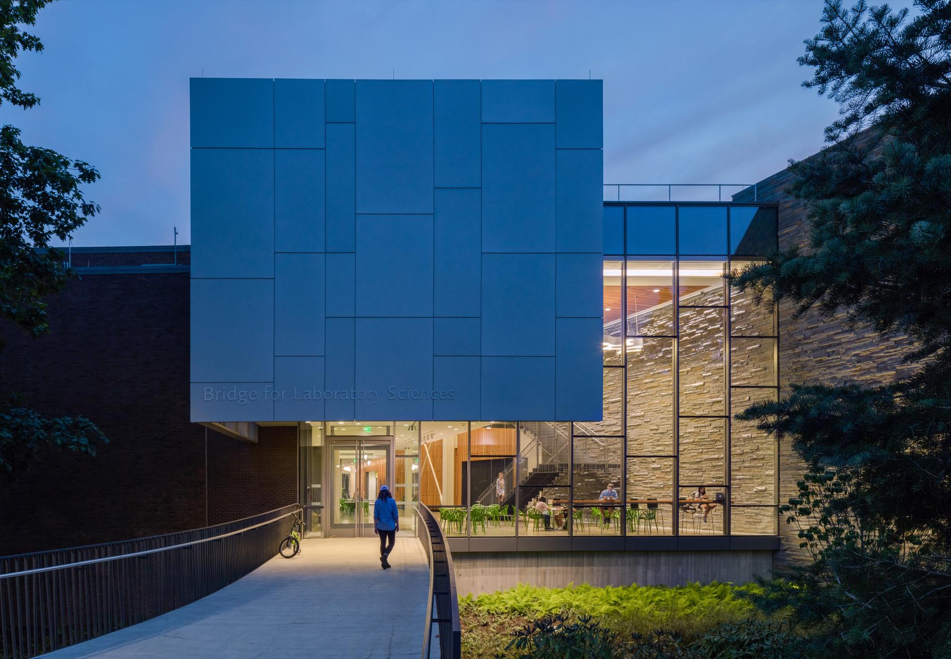 Bridge for Laboratory Sciences building, Vassar College, Integrated Science Center - image 8