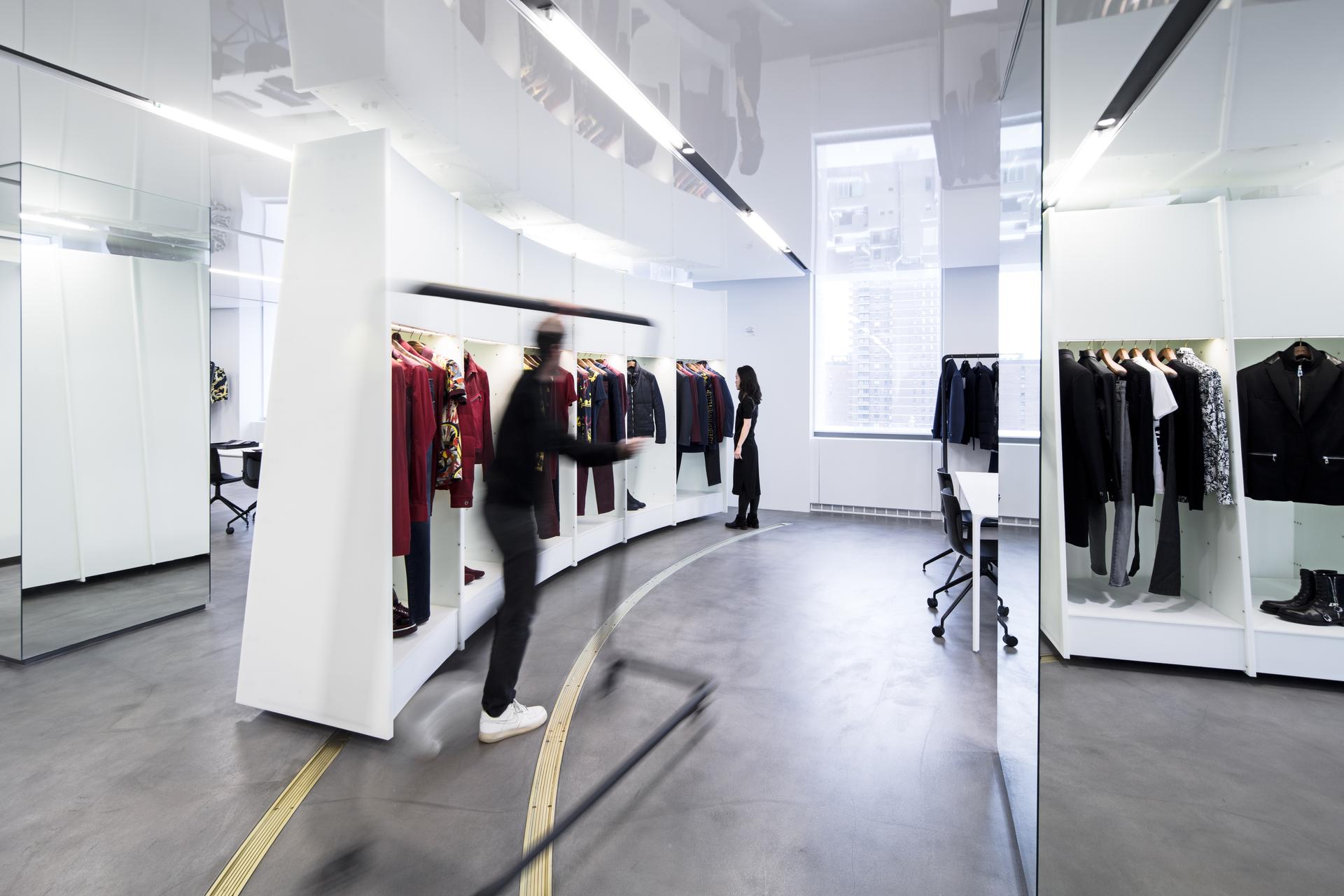 Versace Showroom - image 9
