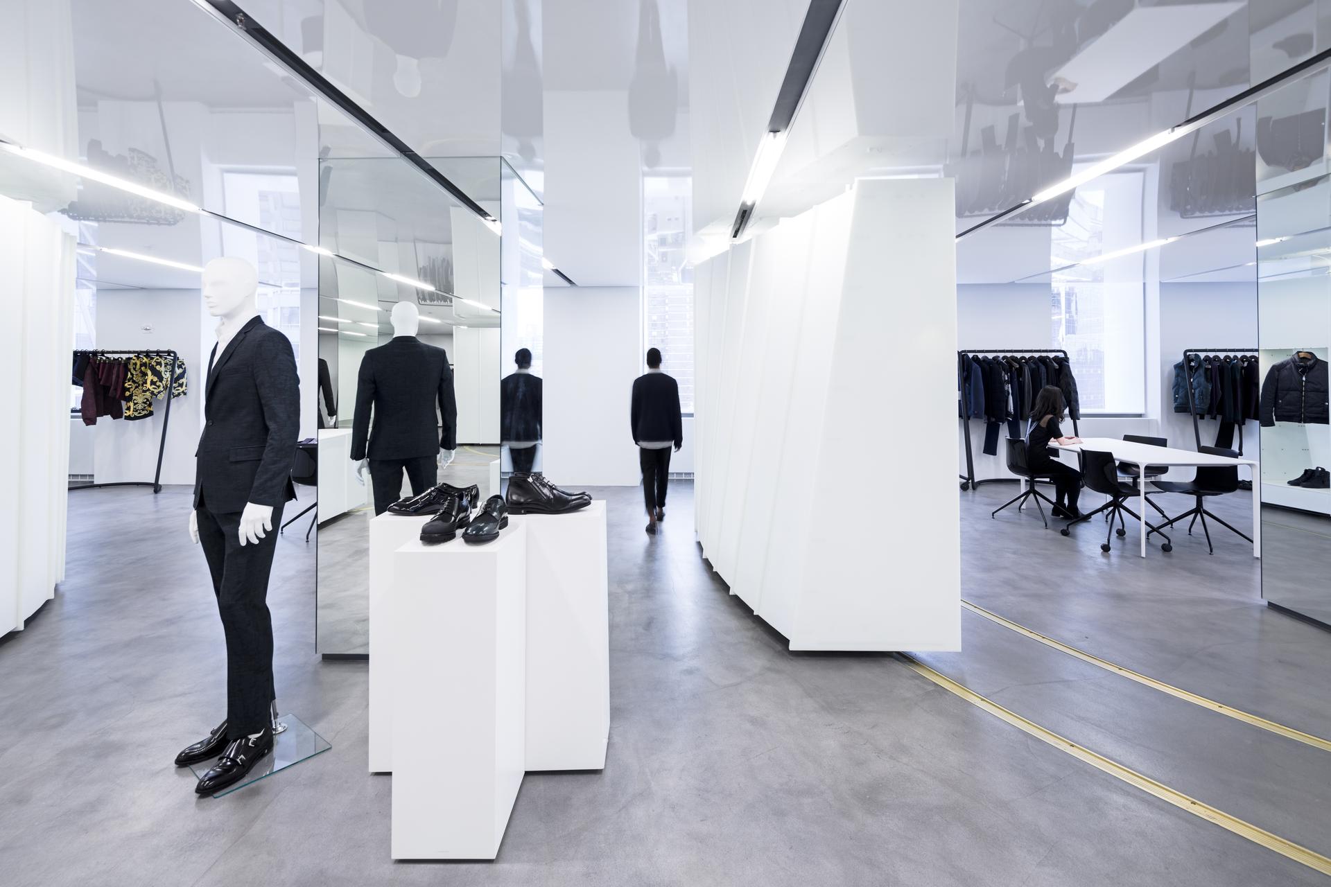 Versace Showroom - image 6