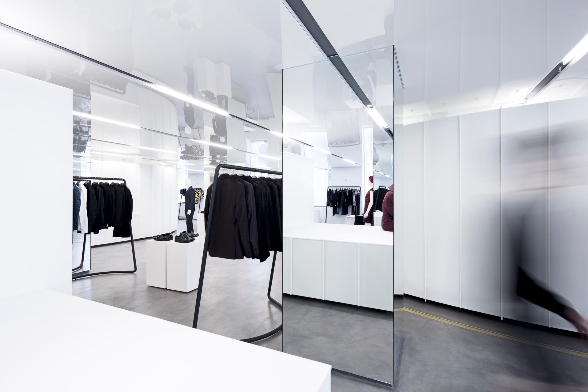 Versace Showroom - image 8